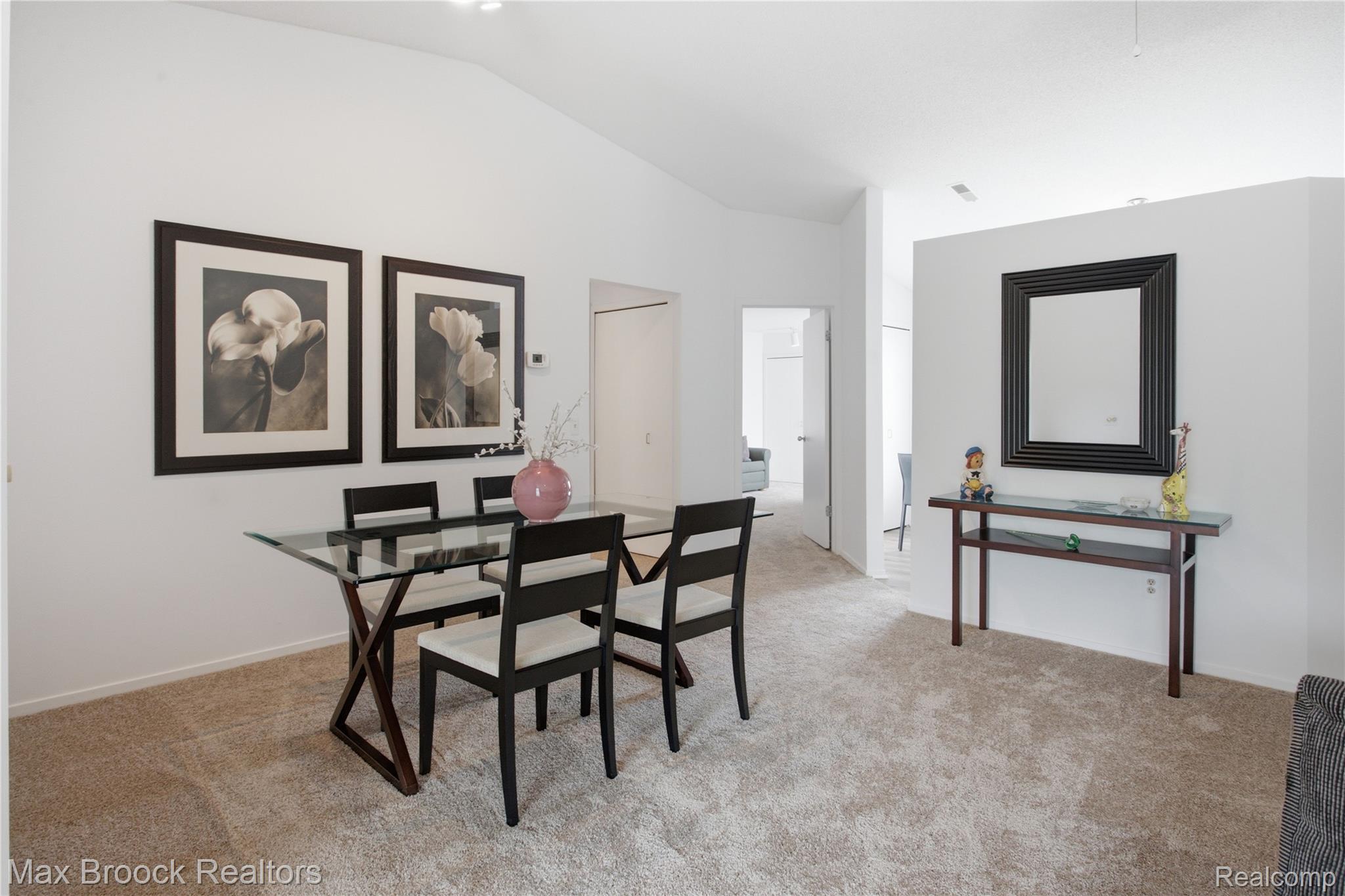 6580 Ridgefield Circle 203 Property Photo 12