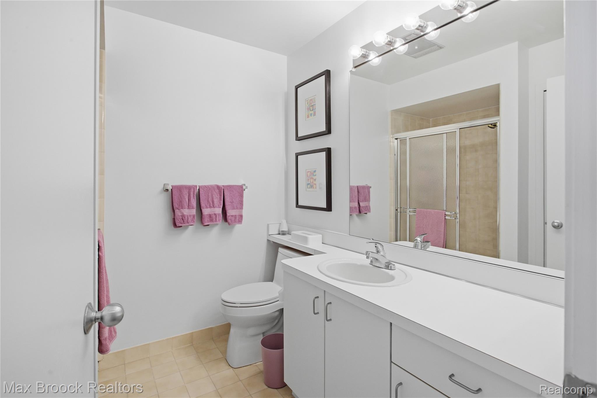 6580 Ridgefield Circle 203 Property Photo 26