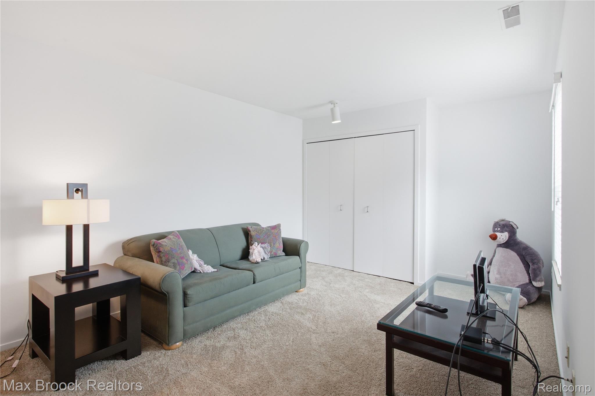 6580 Ridgefield Circle 203 Property Photo 28