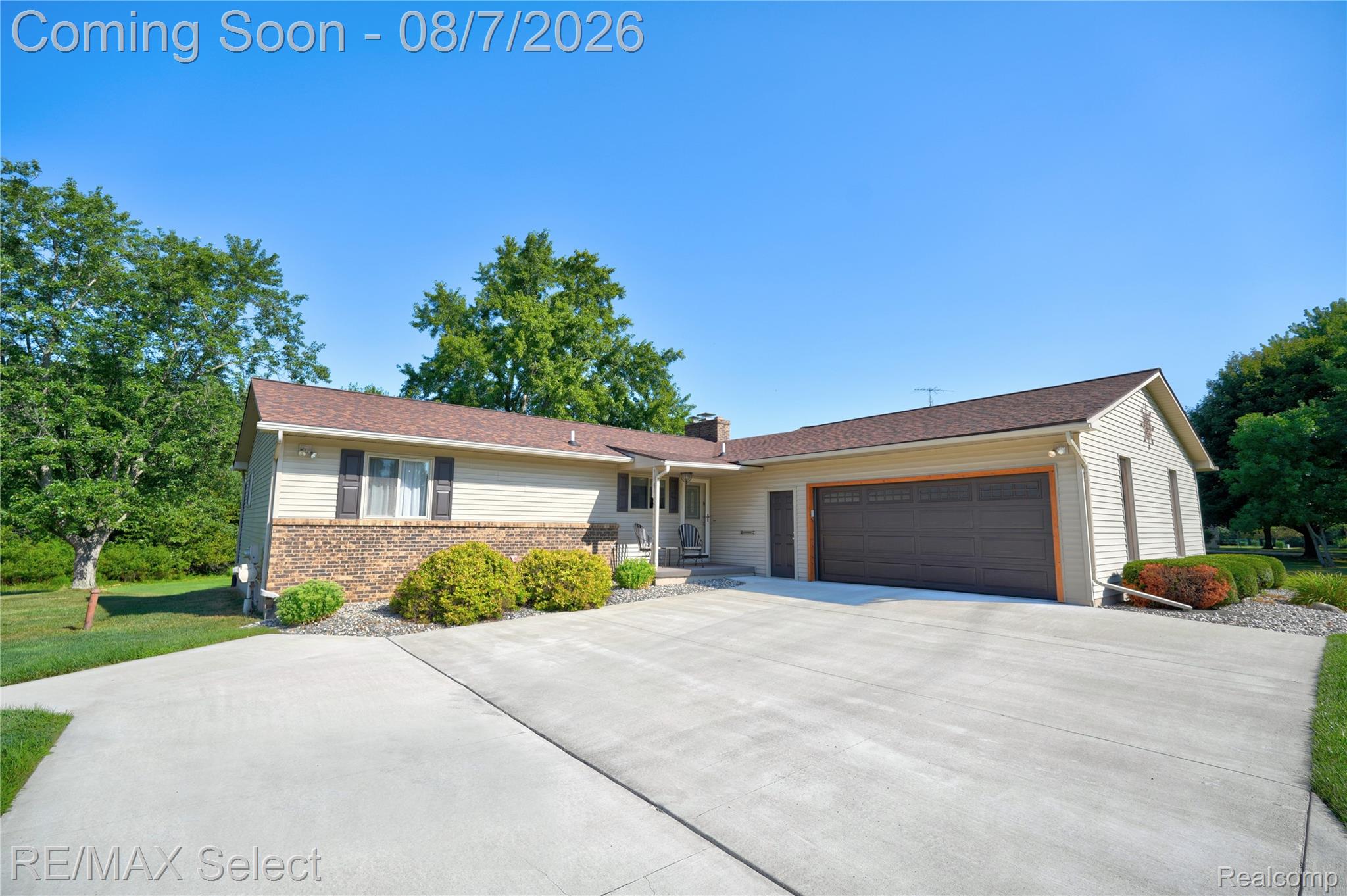 13097 Country Club Drive Property Photo 1