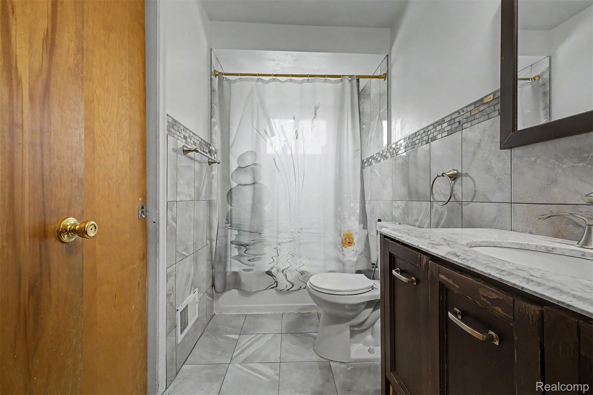 27355 Clairview Drive Property Photo 21