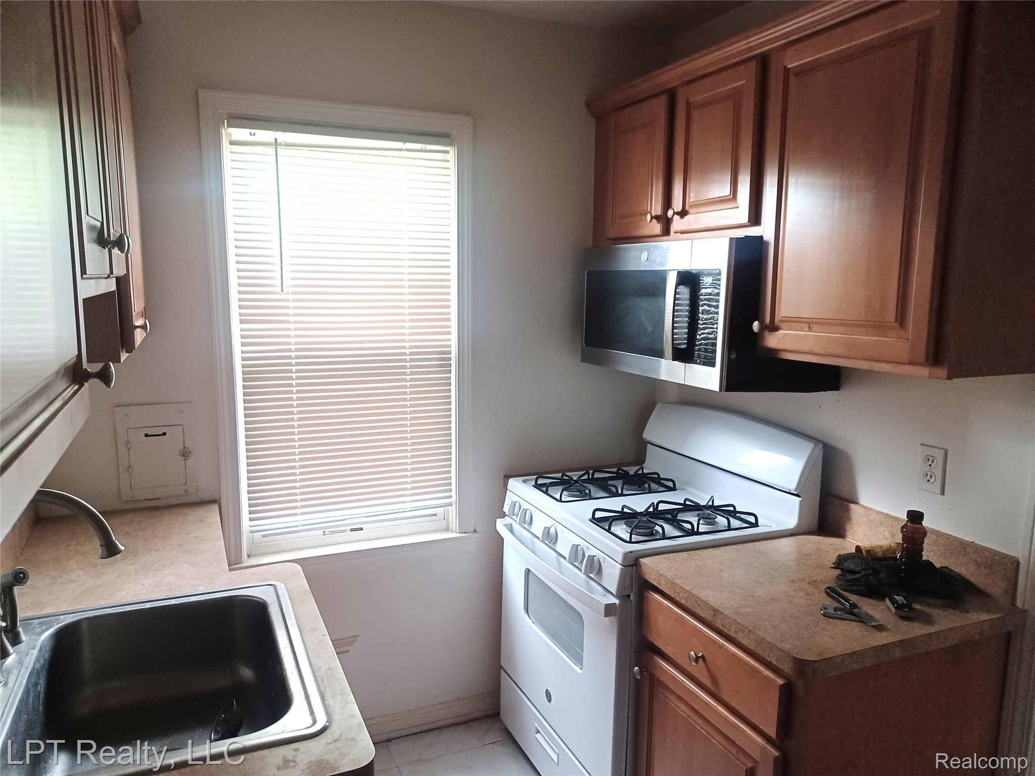 1009 E 4th Street Property Photo 6
