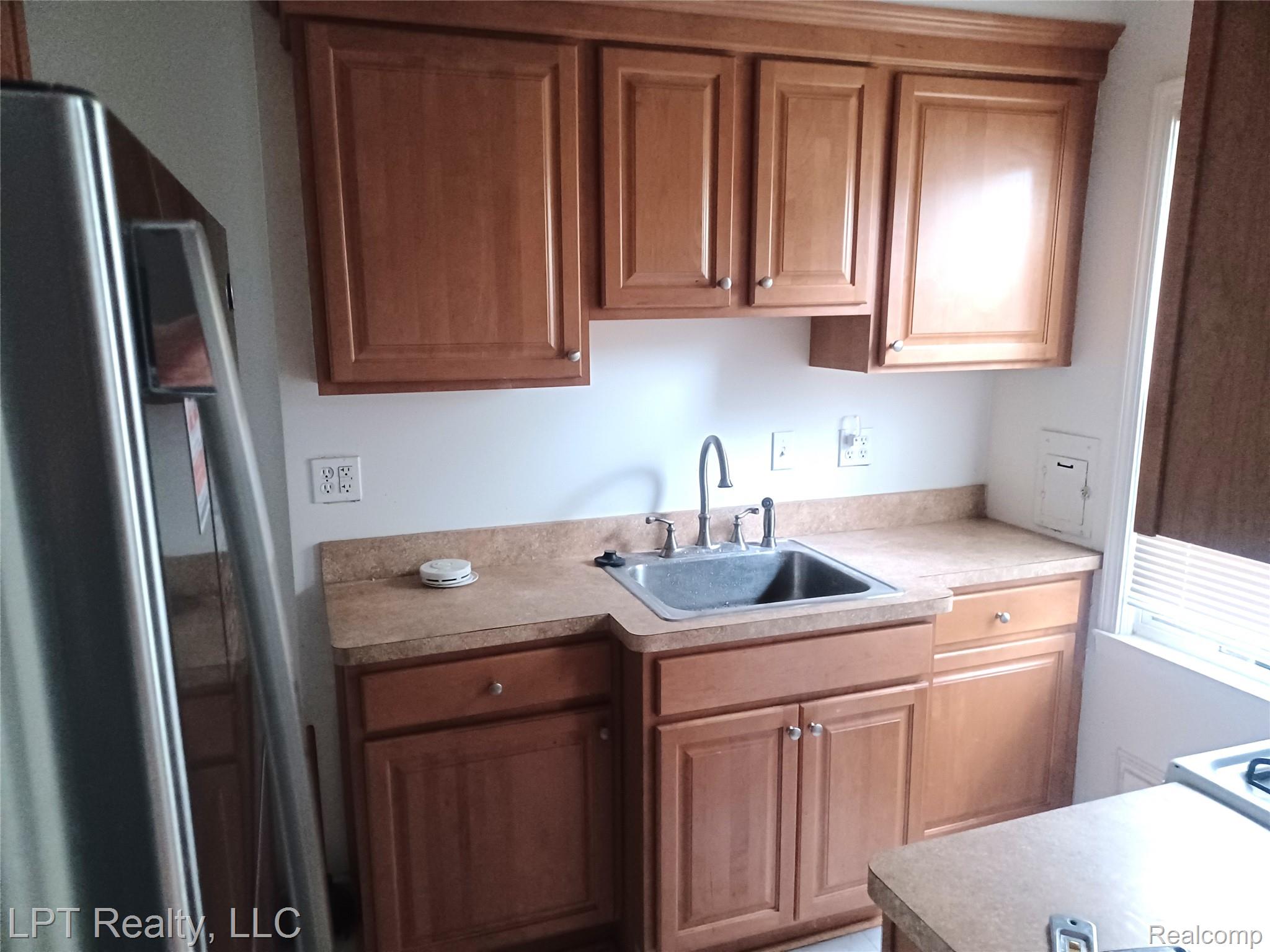 1009 E 4th Street Property Photo 7