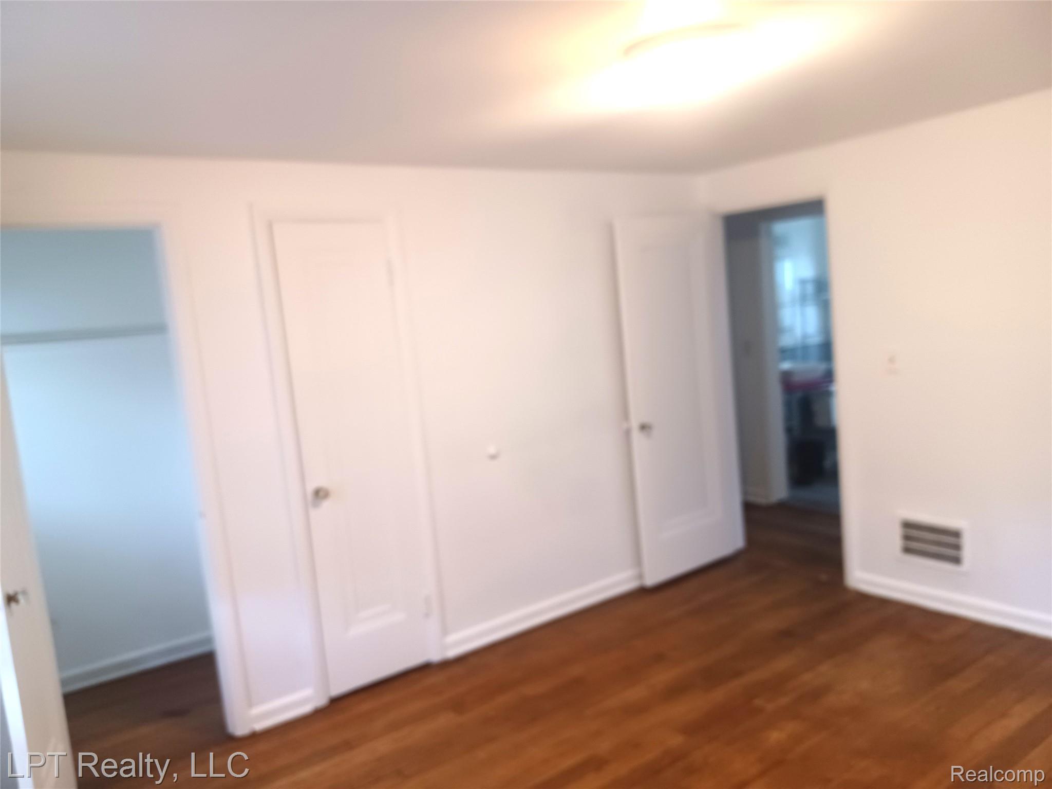 1009 E 4th Street Property Photo 10