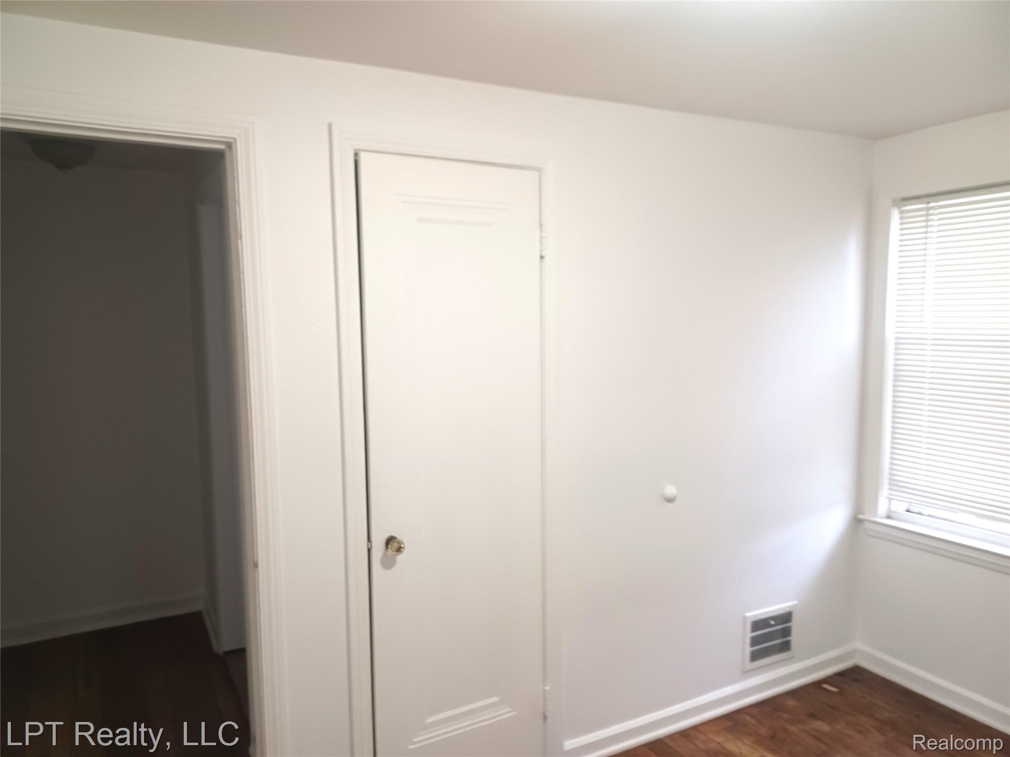 1009 E 4th Street Property Photo 11