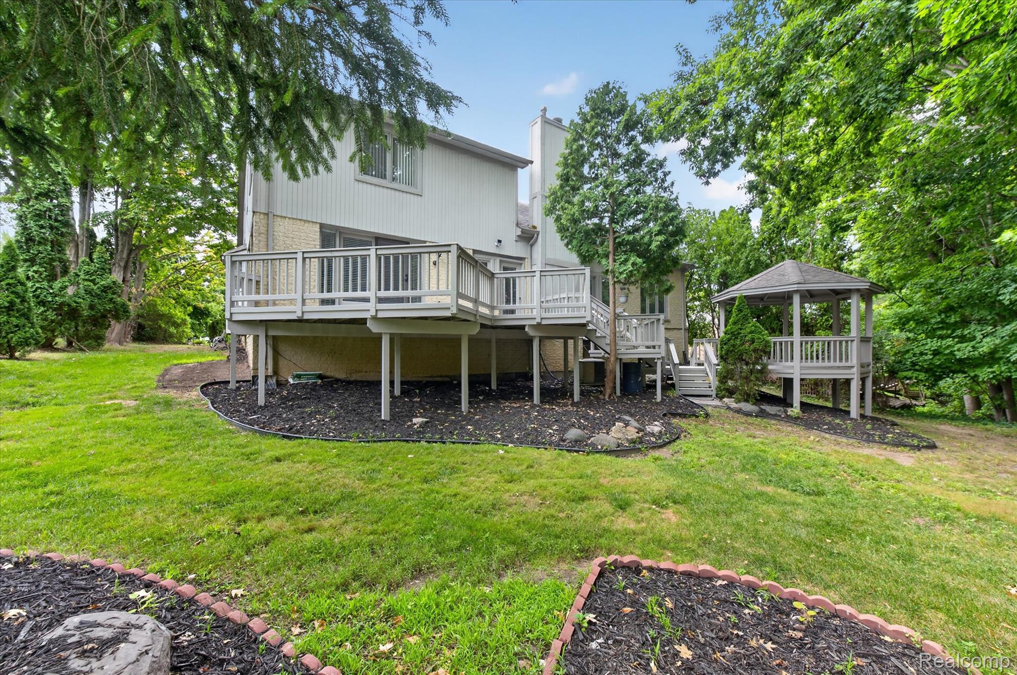 38808 Lancaster Drive Property Photo 5