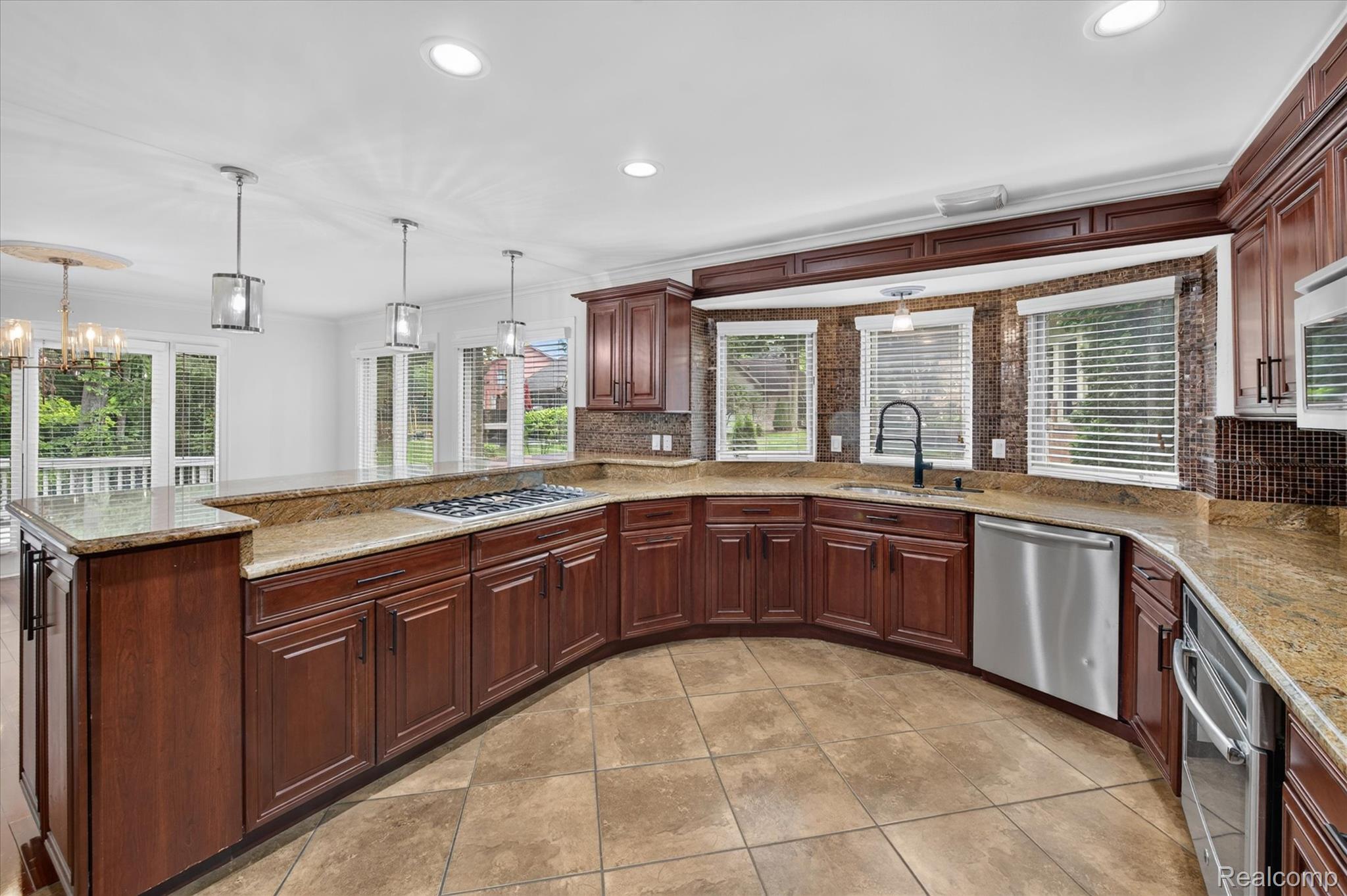 38808 Lancaster Drive Property Photo 16