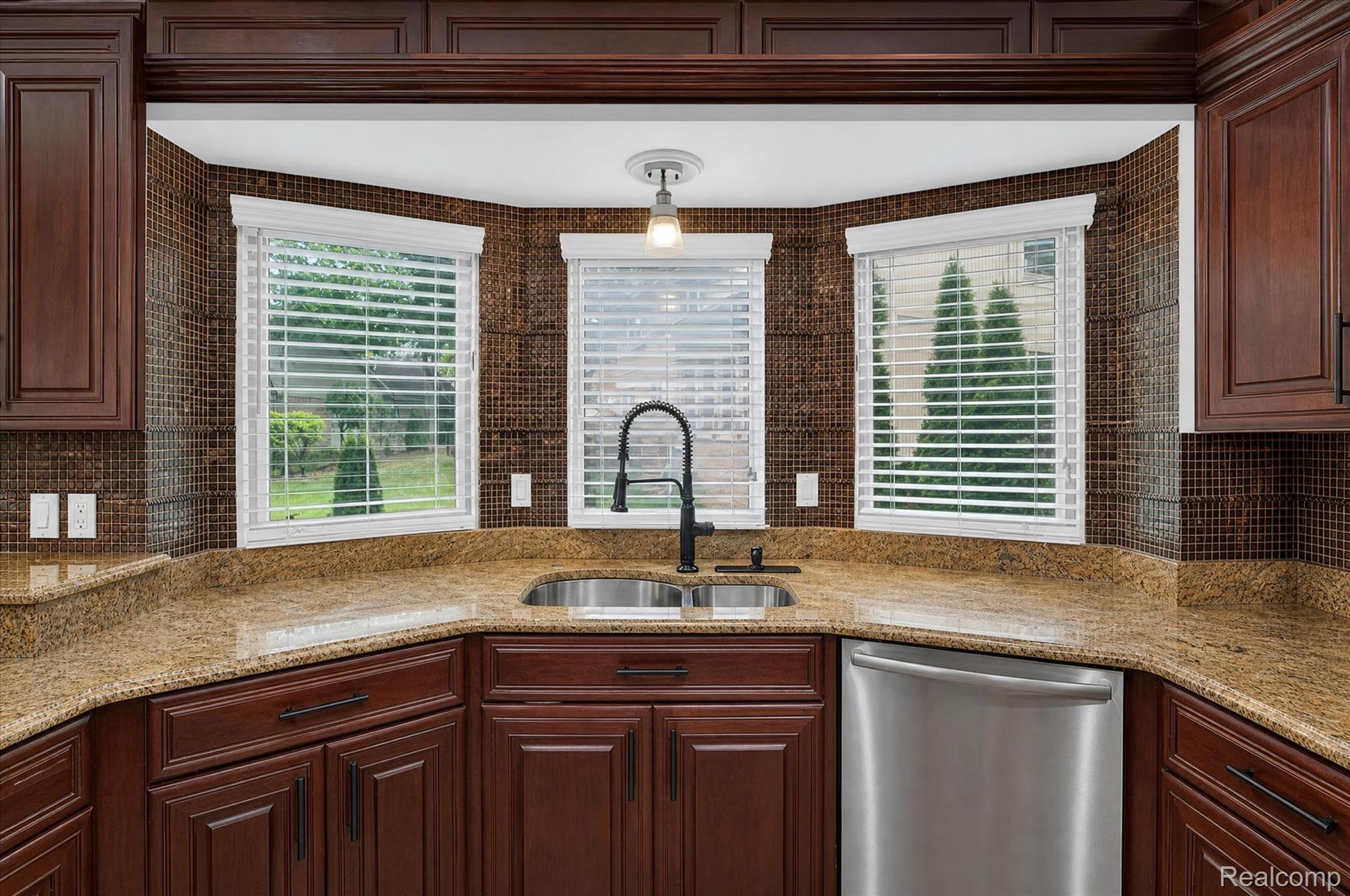 38808 Lancaster Drive Property Photo 17