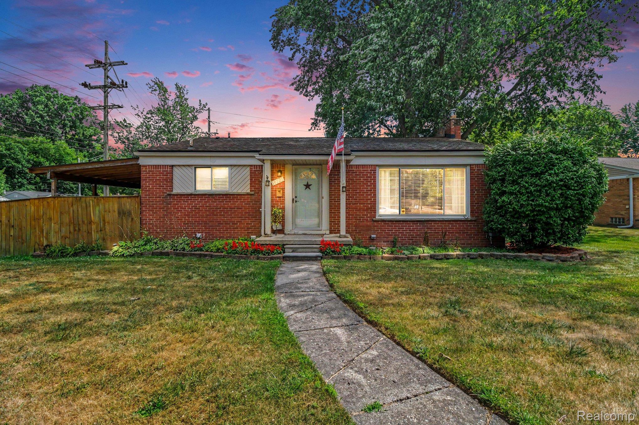 19725 Maplewood Street Property Photo 1