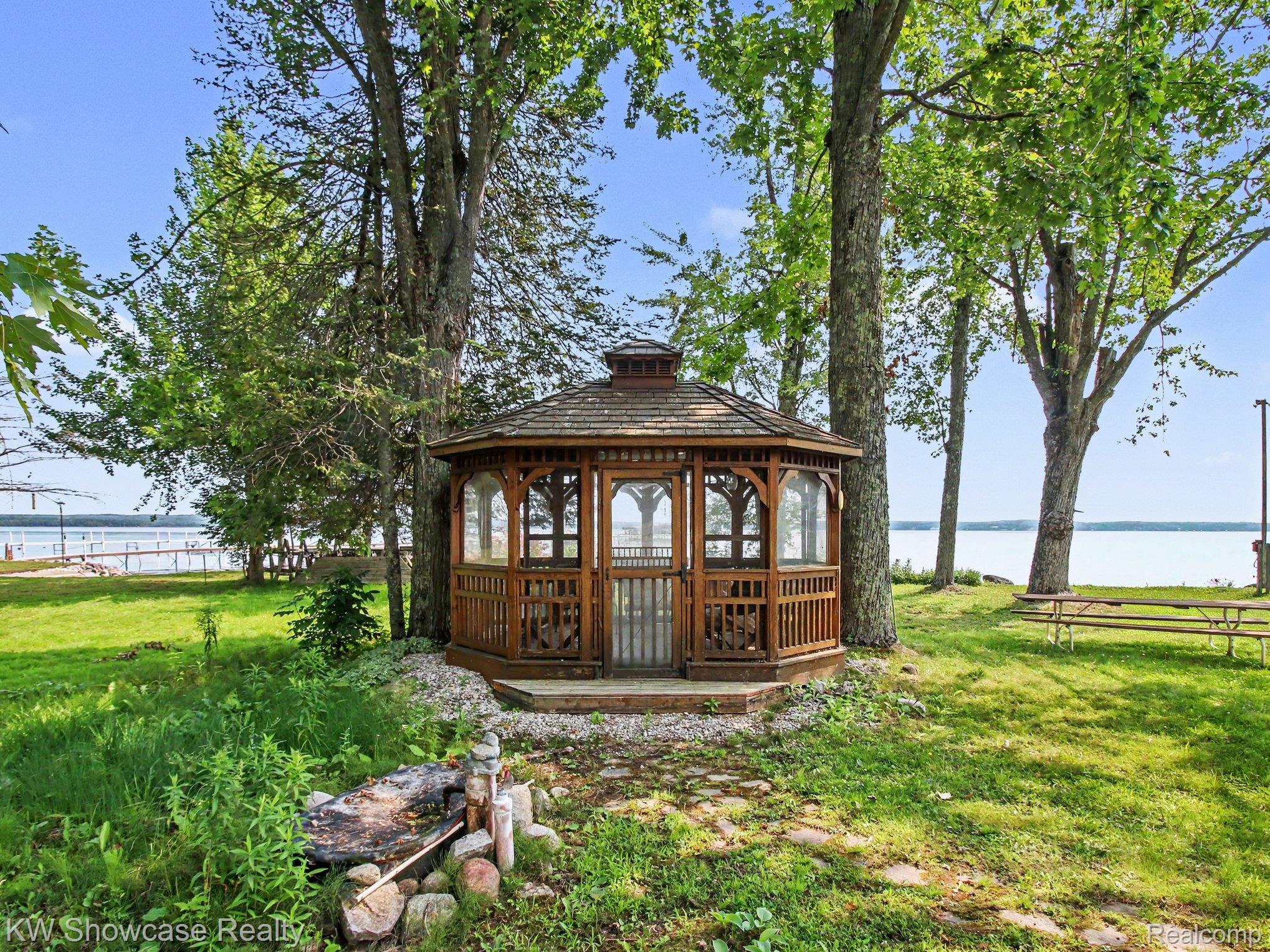 3230 W Burt Lake Road Property Photo 12