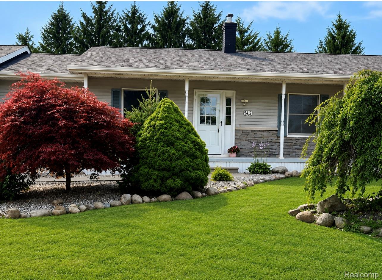 5417 North Road Property Photo 1