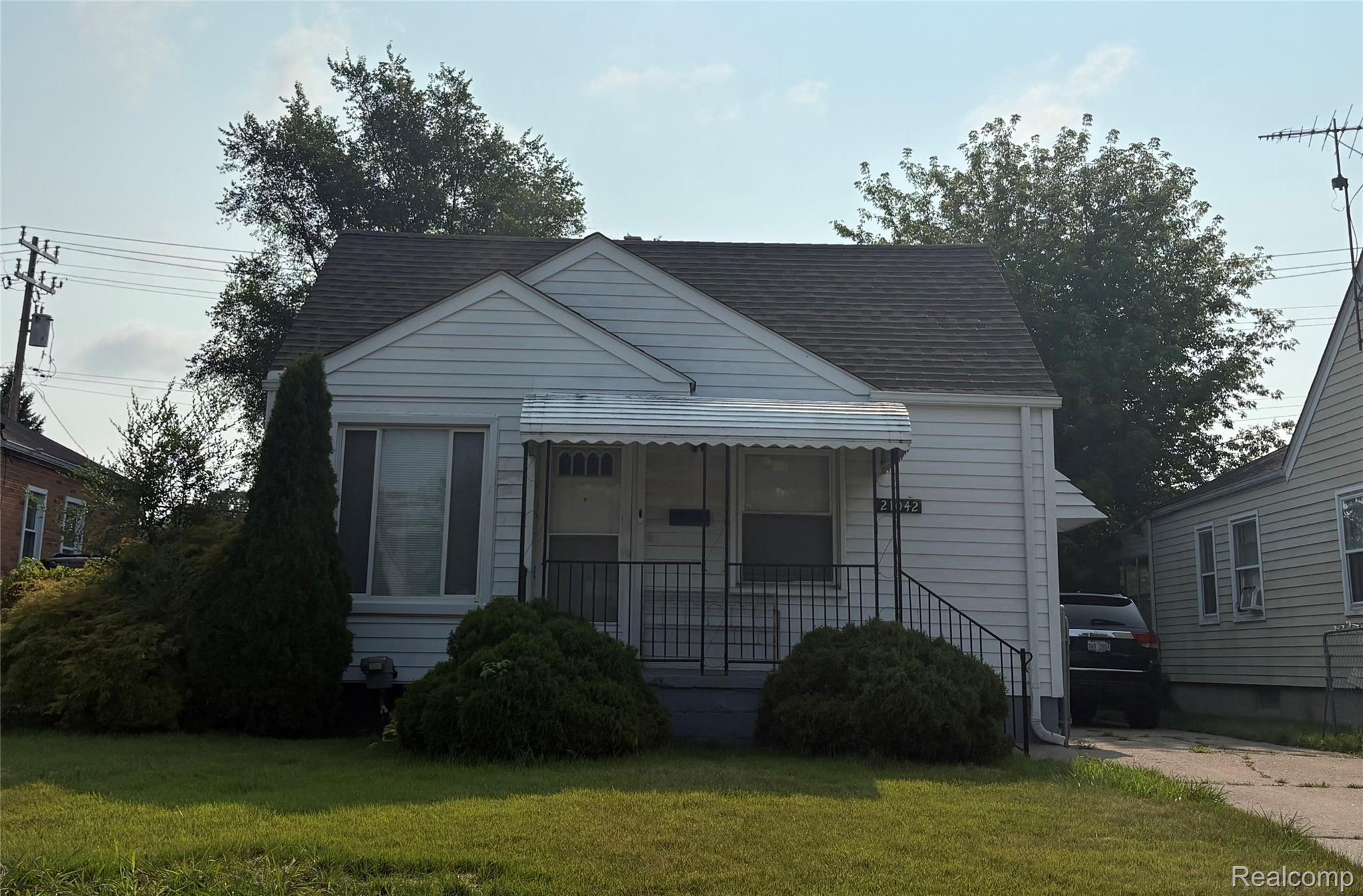 21042 Dexter Boulevard Property Photo 1
