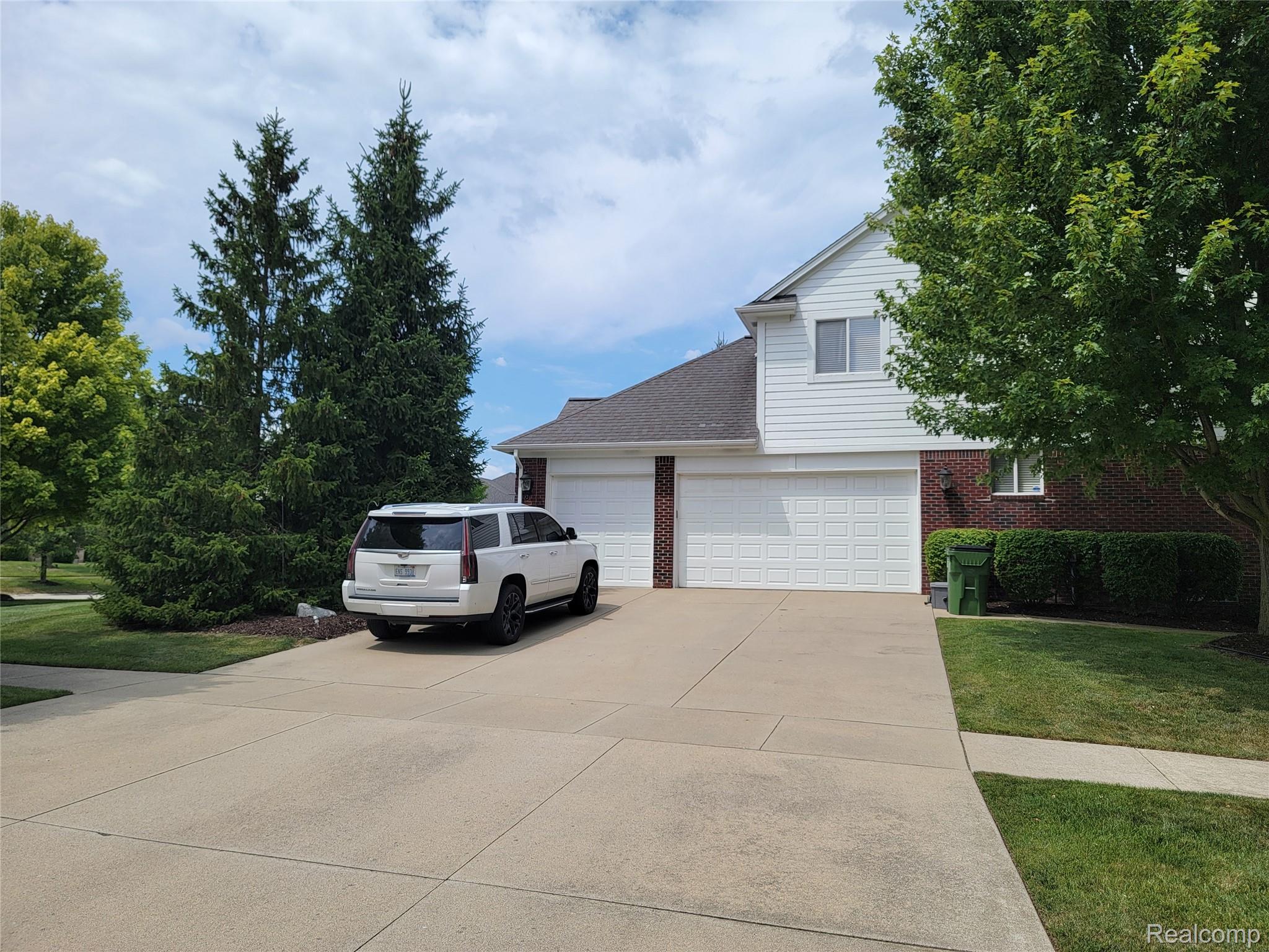 55958 Ashbrooke Drive Property Photo 3