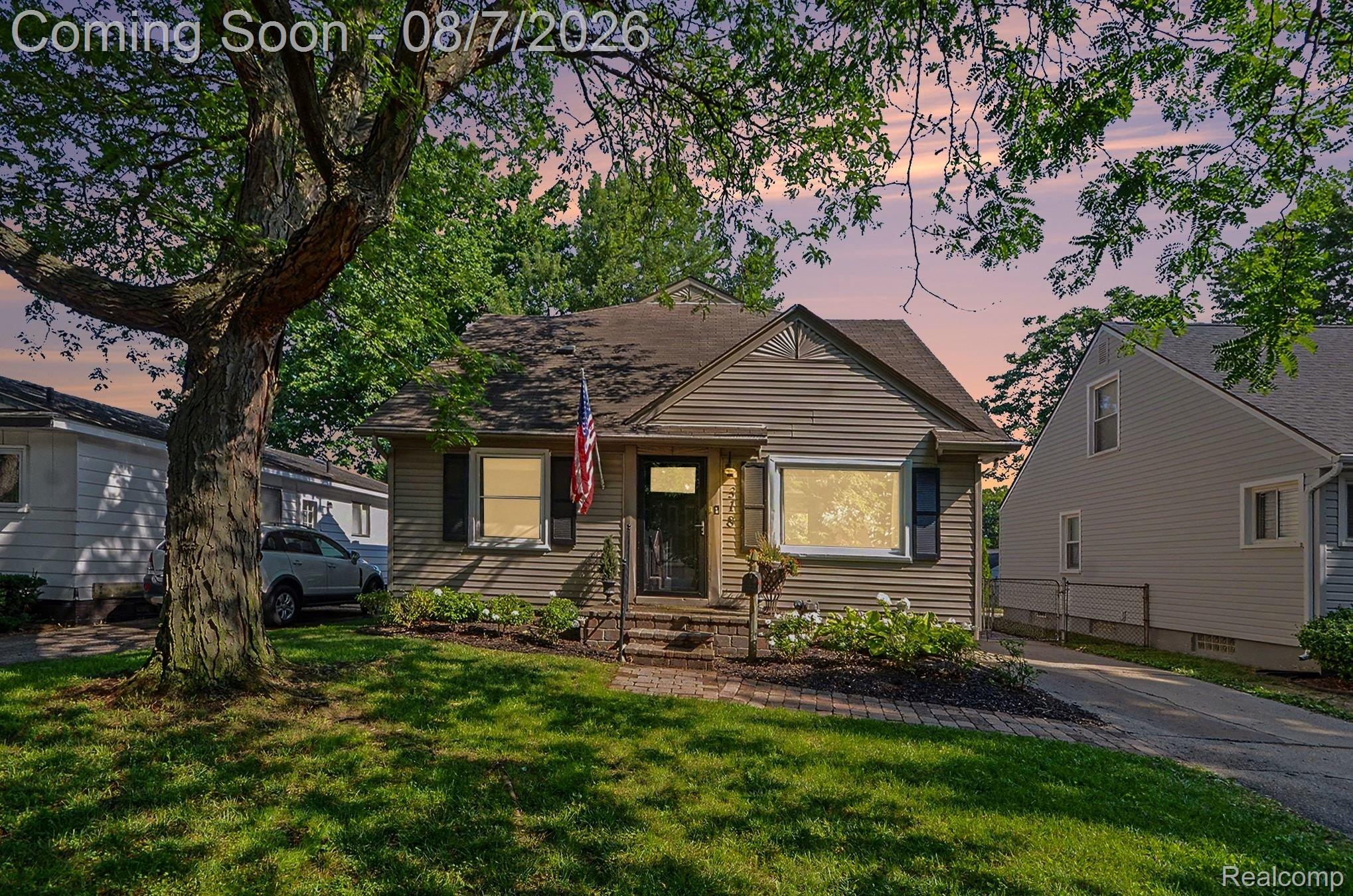 318 Chippewa Street Property Photo 1