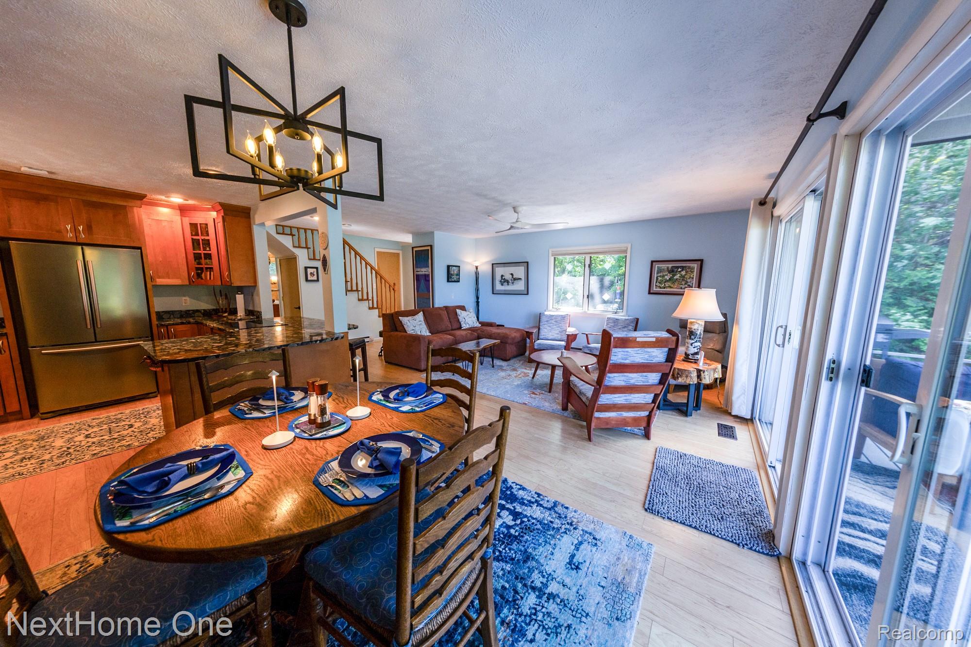 28095 Driftwood Court Property Photo 4