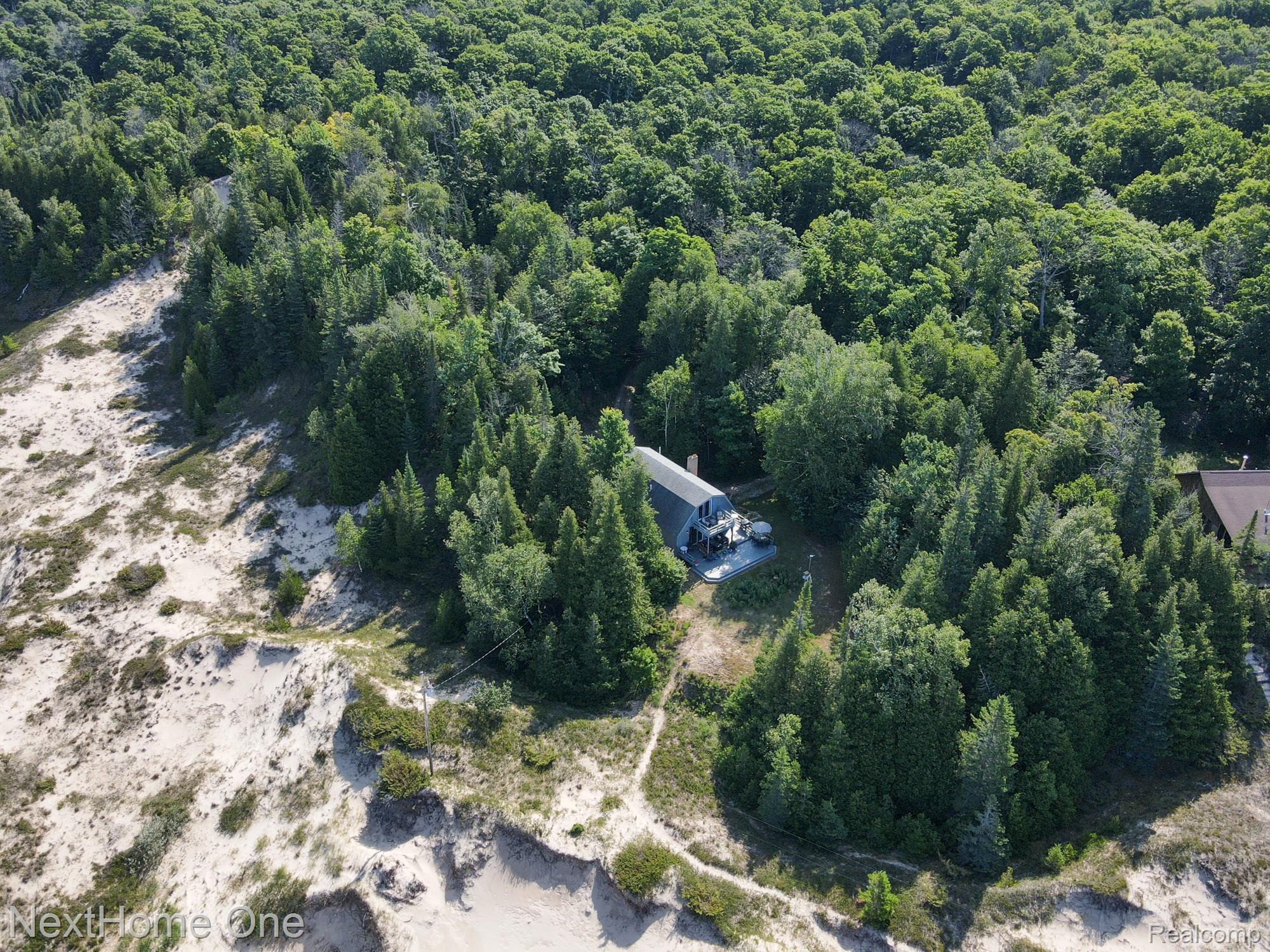 28095 Driftwood Court Property Photo 8