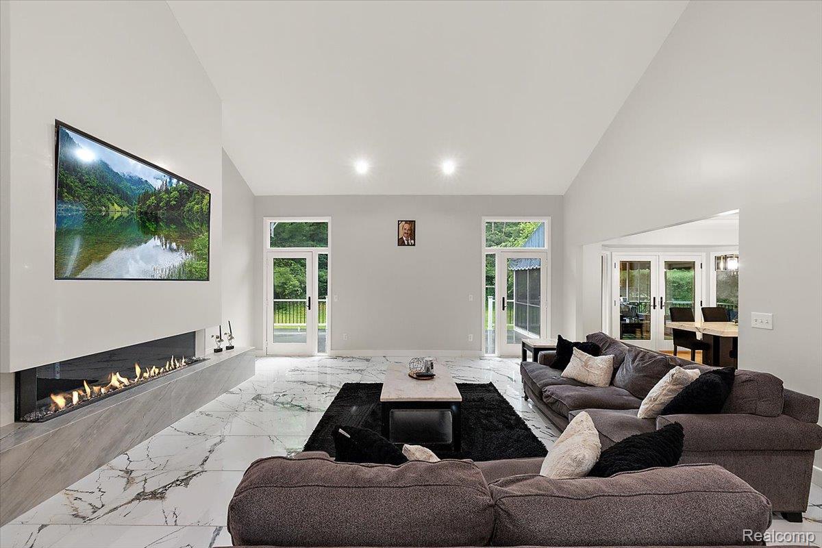 4700 Botany Glen Property Photo 9