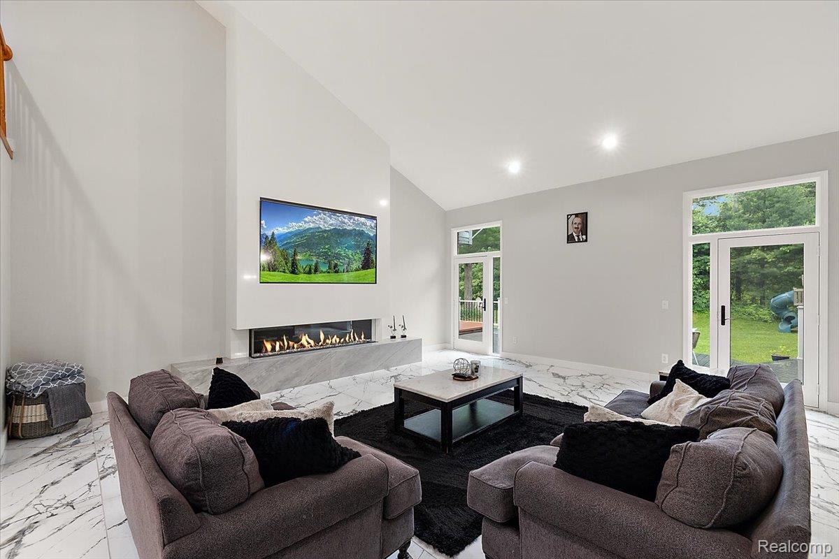 4700 Botany Glen Property Photo 10