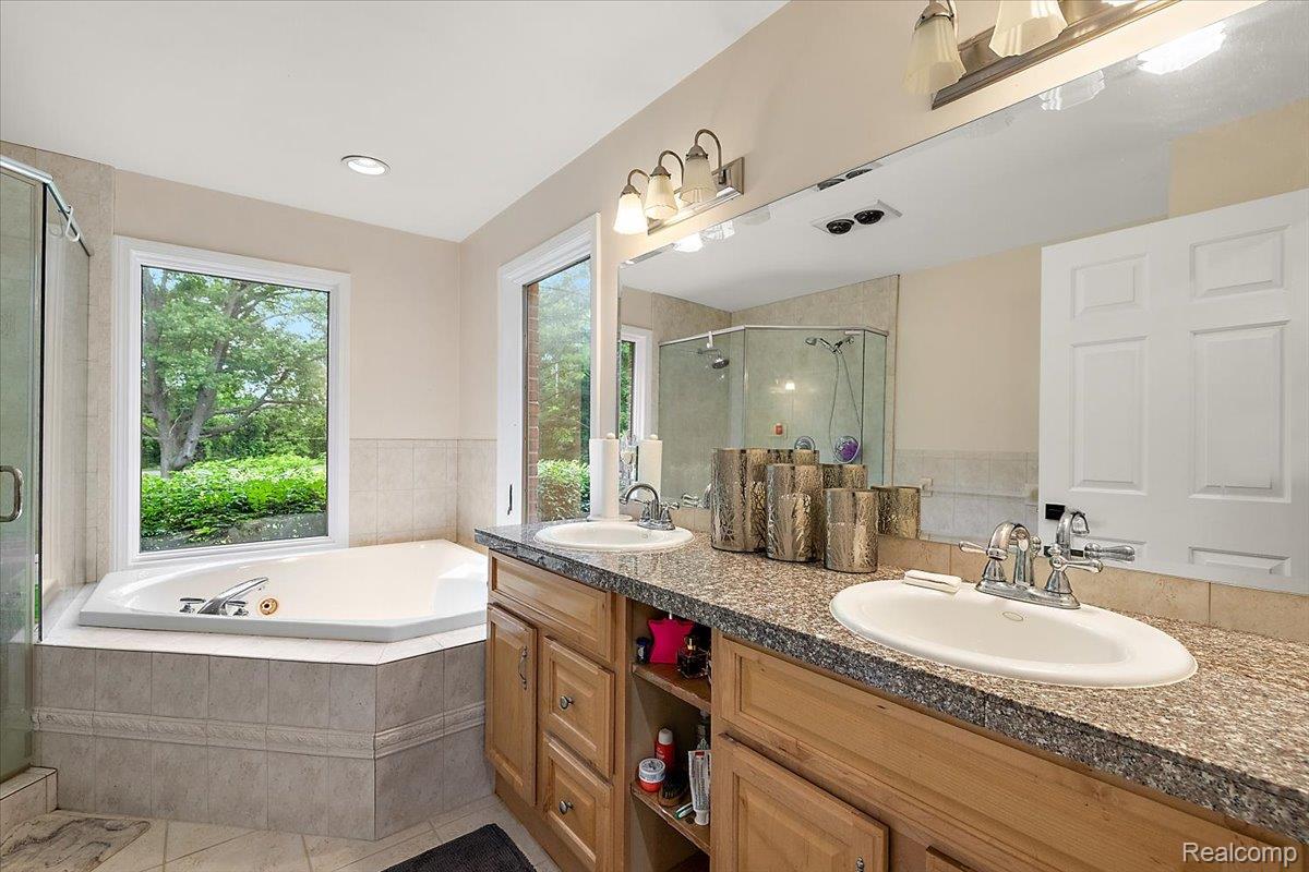 4700 Botany Glen Property Photo 24