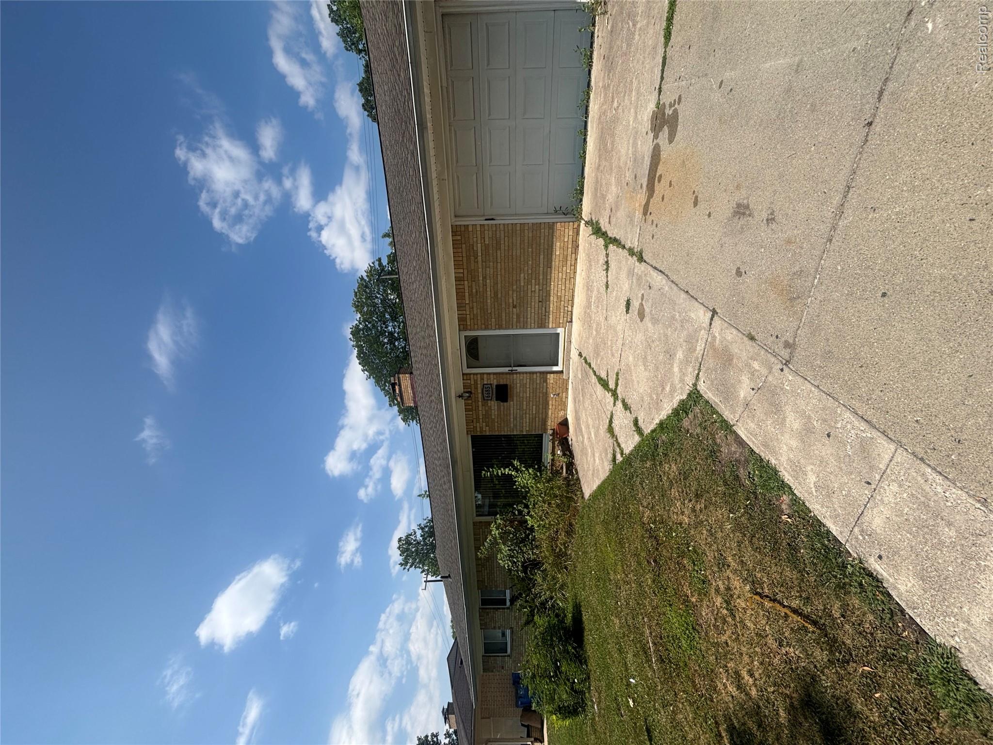 6685 Rockland Street Property Photo 1