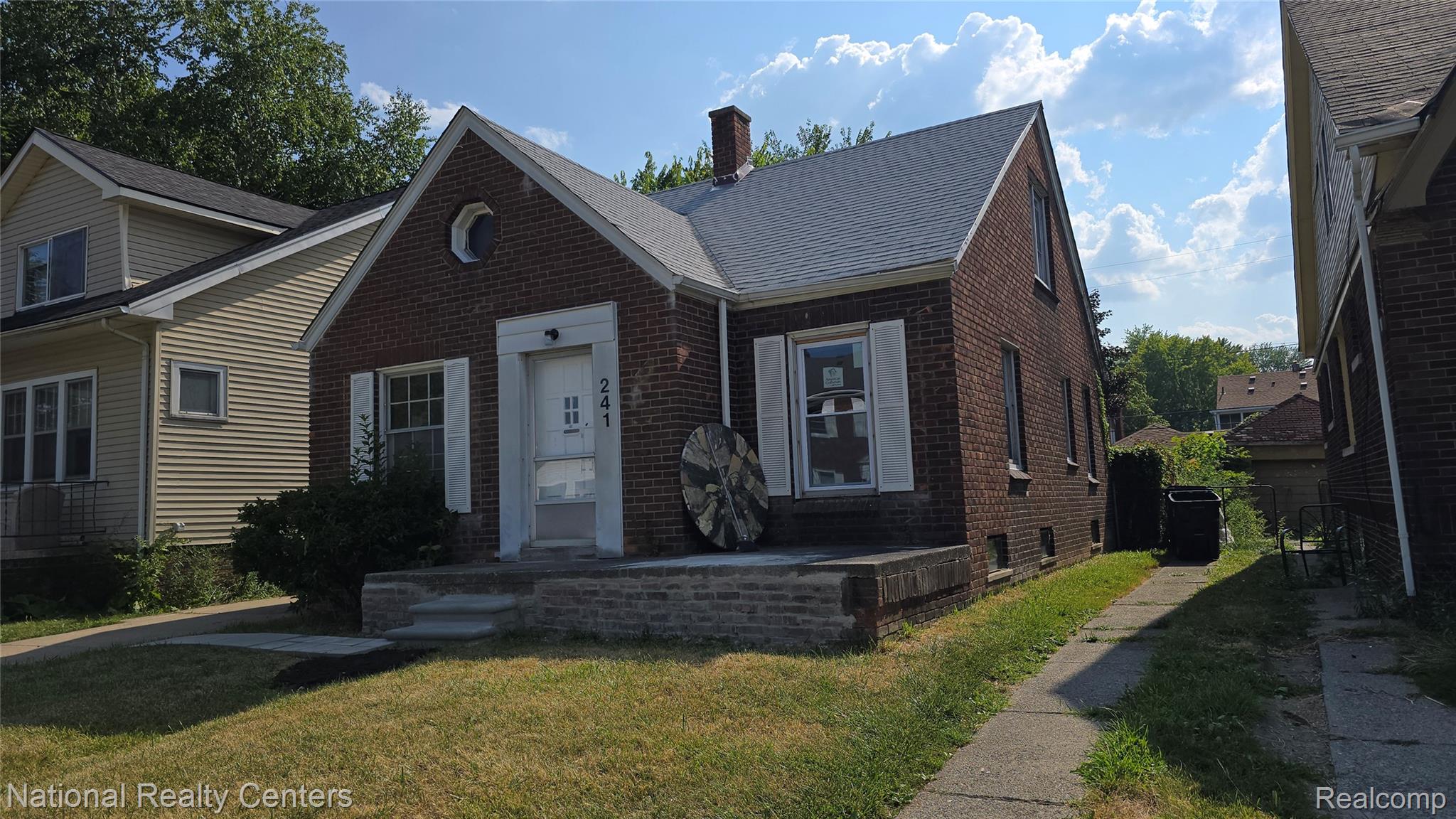 241 Eastlawn Street Property Photo 2