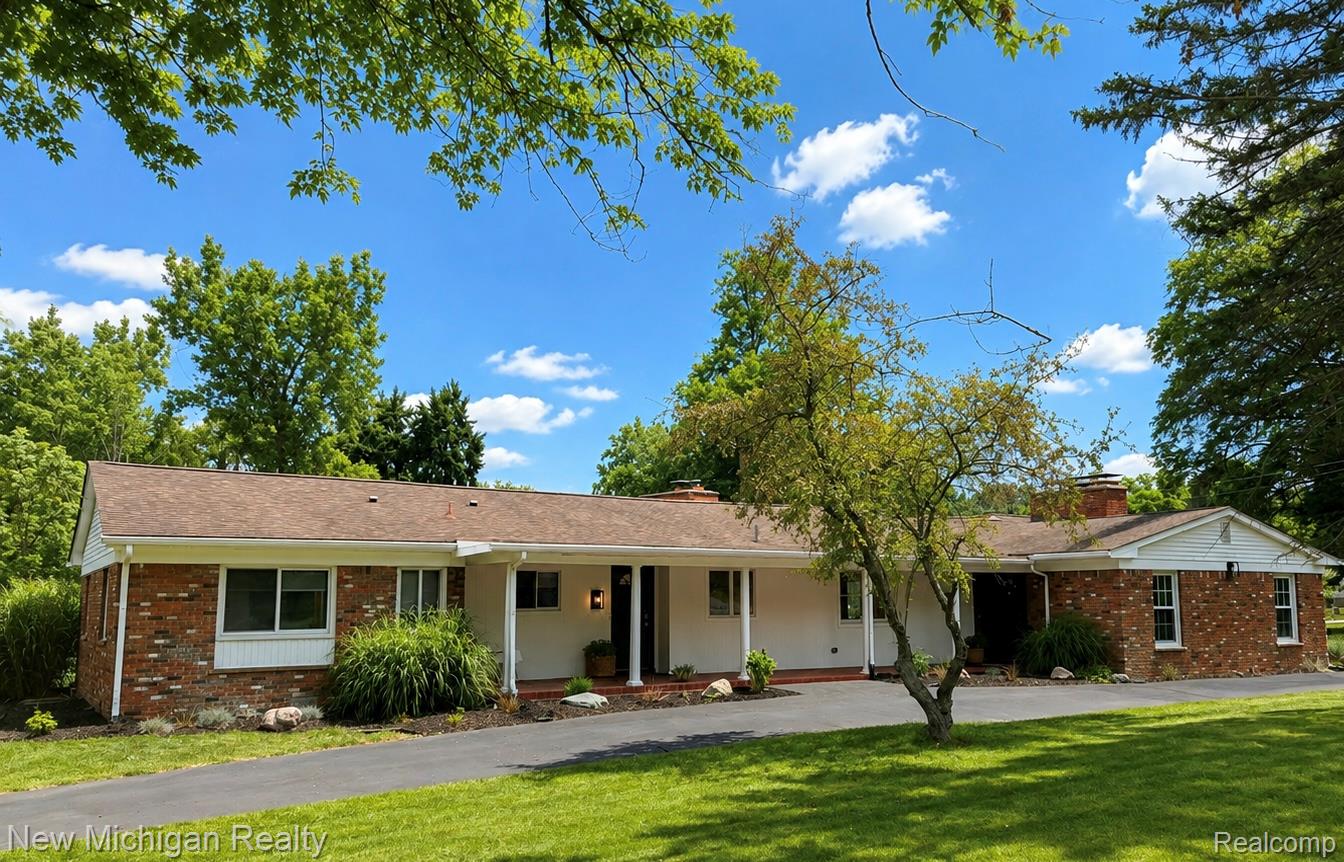 34281 W Thornbrook Drive Property Photo 1