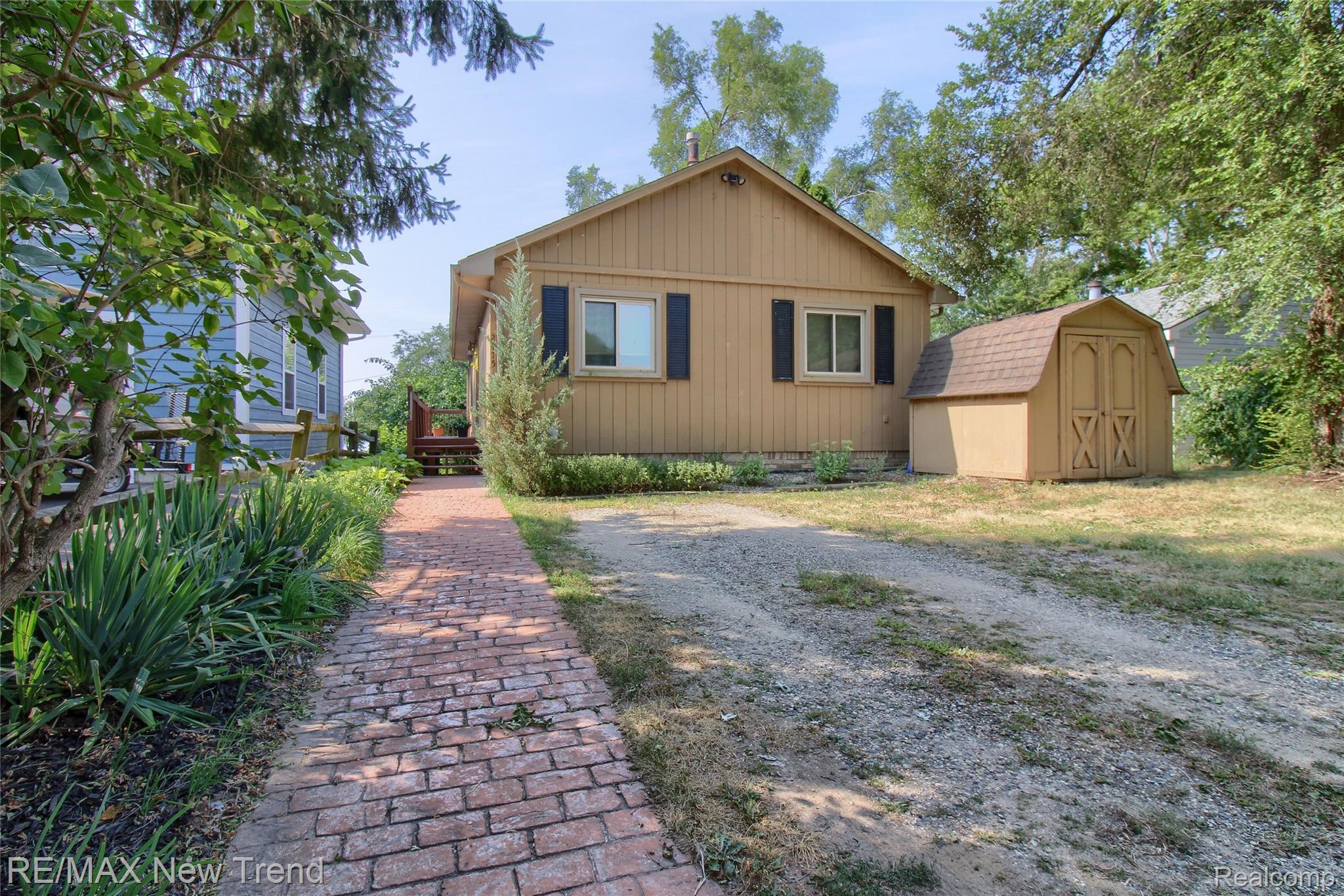 2475 Jackson Boulevard Property Photo 4