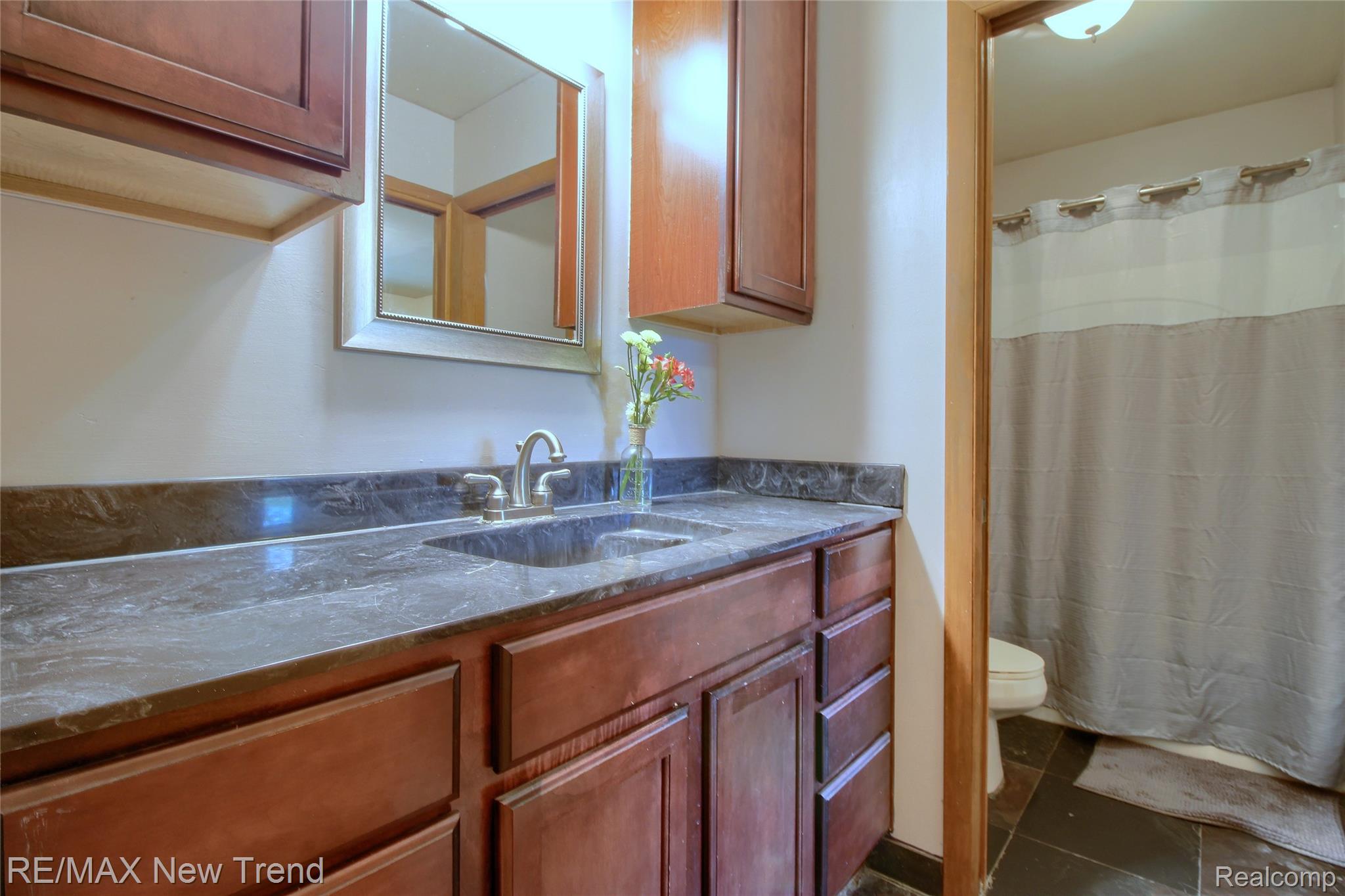 2475 Jackson Boulevard Property Photo 22