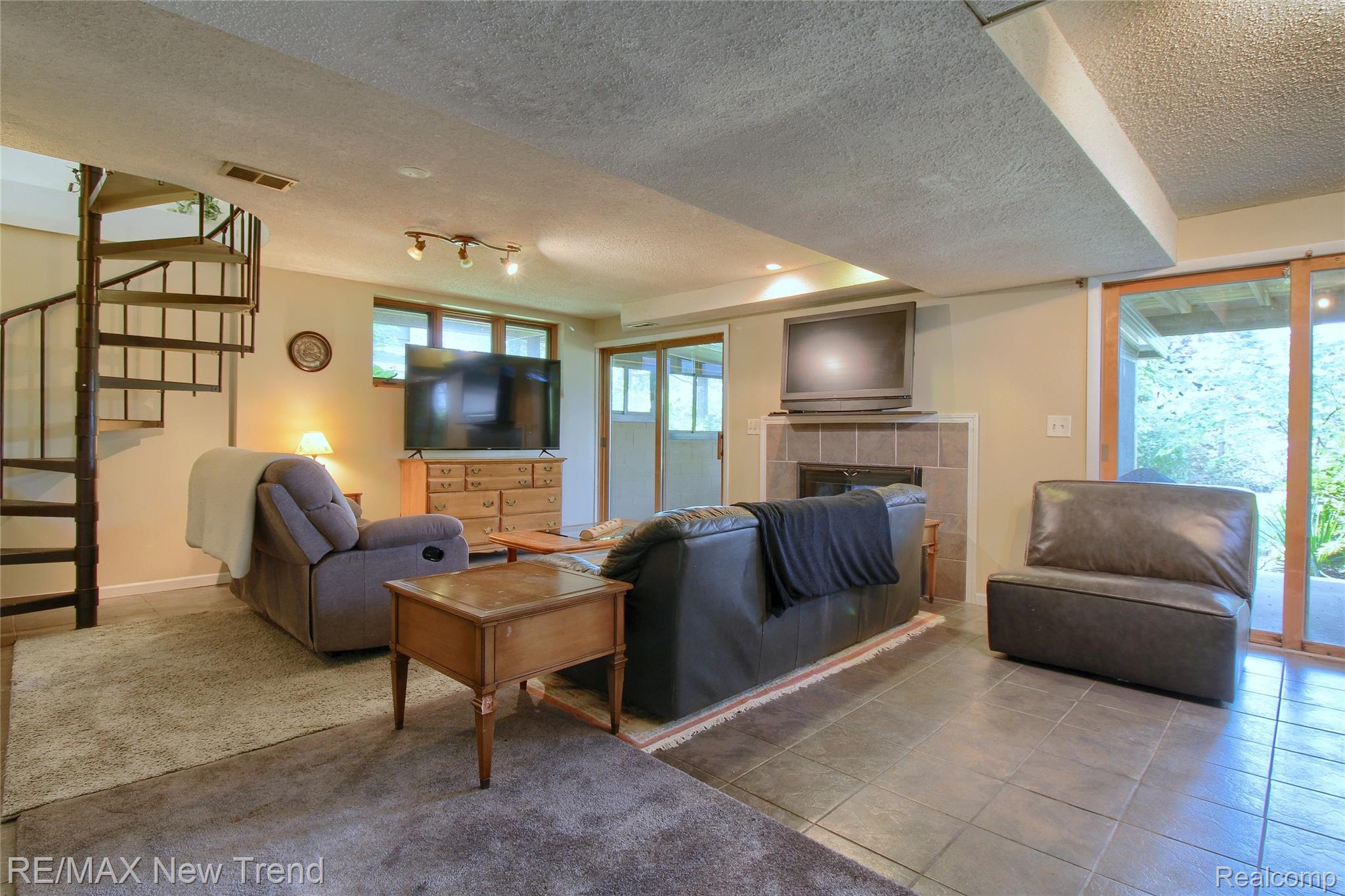 2475 Jackson Boulevard Property Photo 23