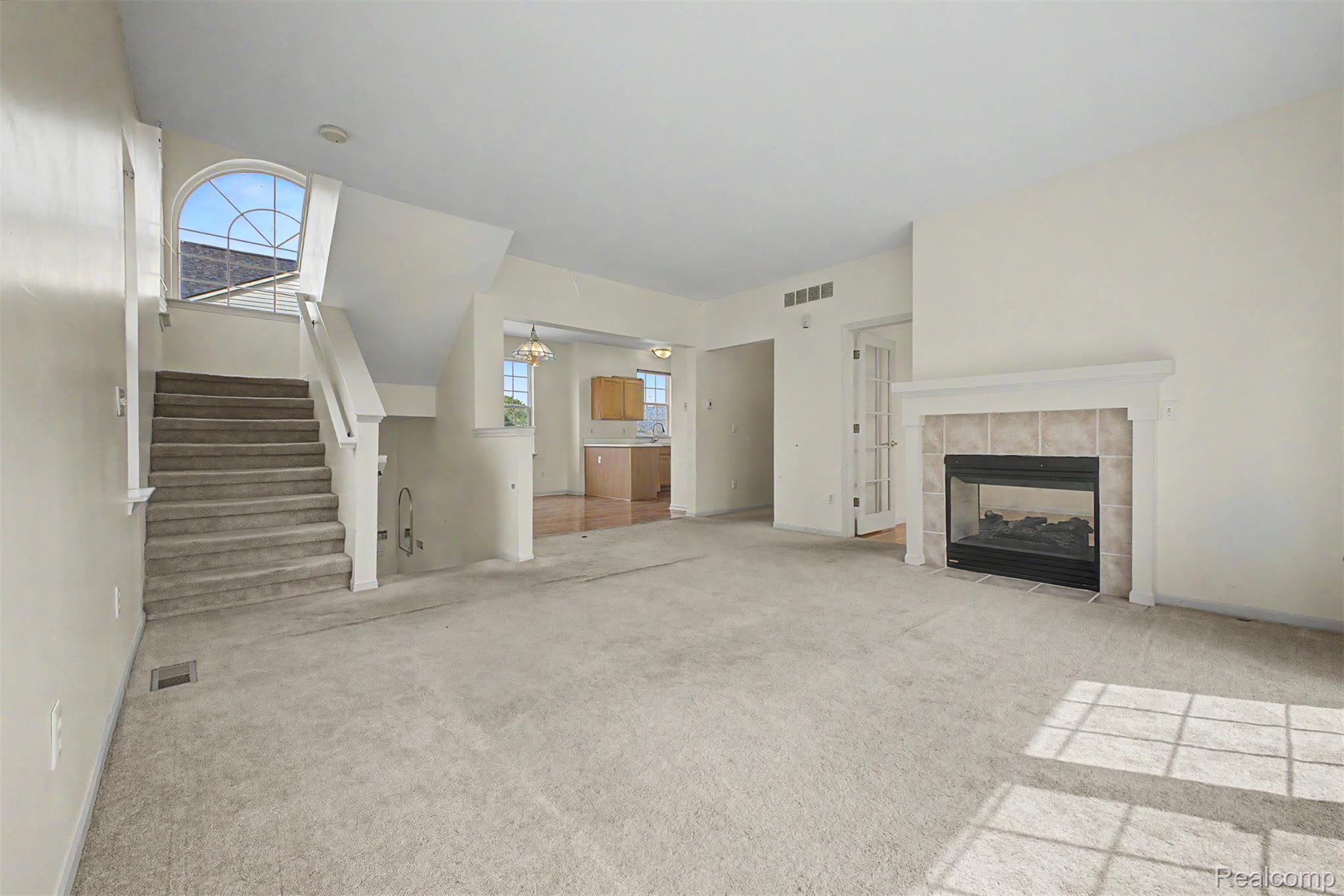 9 Lyons Court Property Photo 3