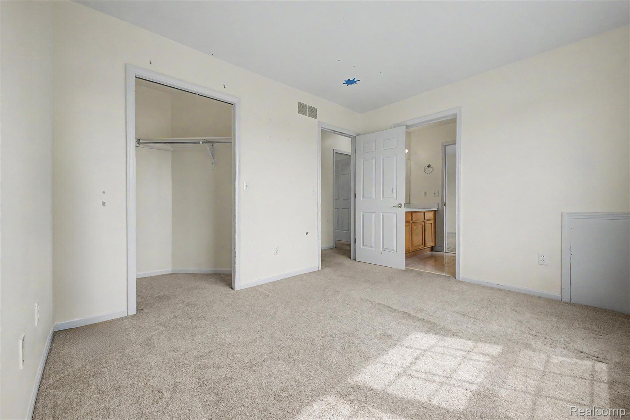 9 Lyons Court Property Photo 18