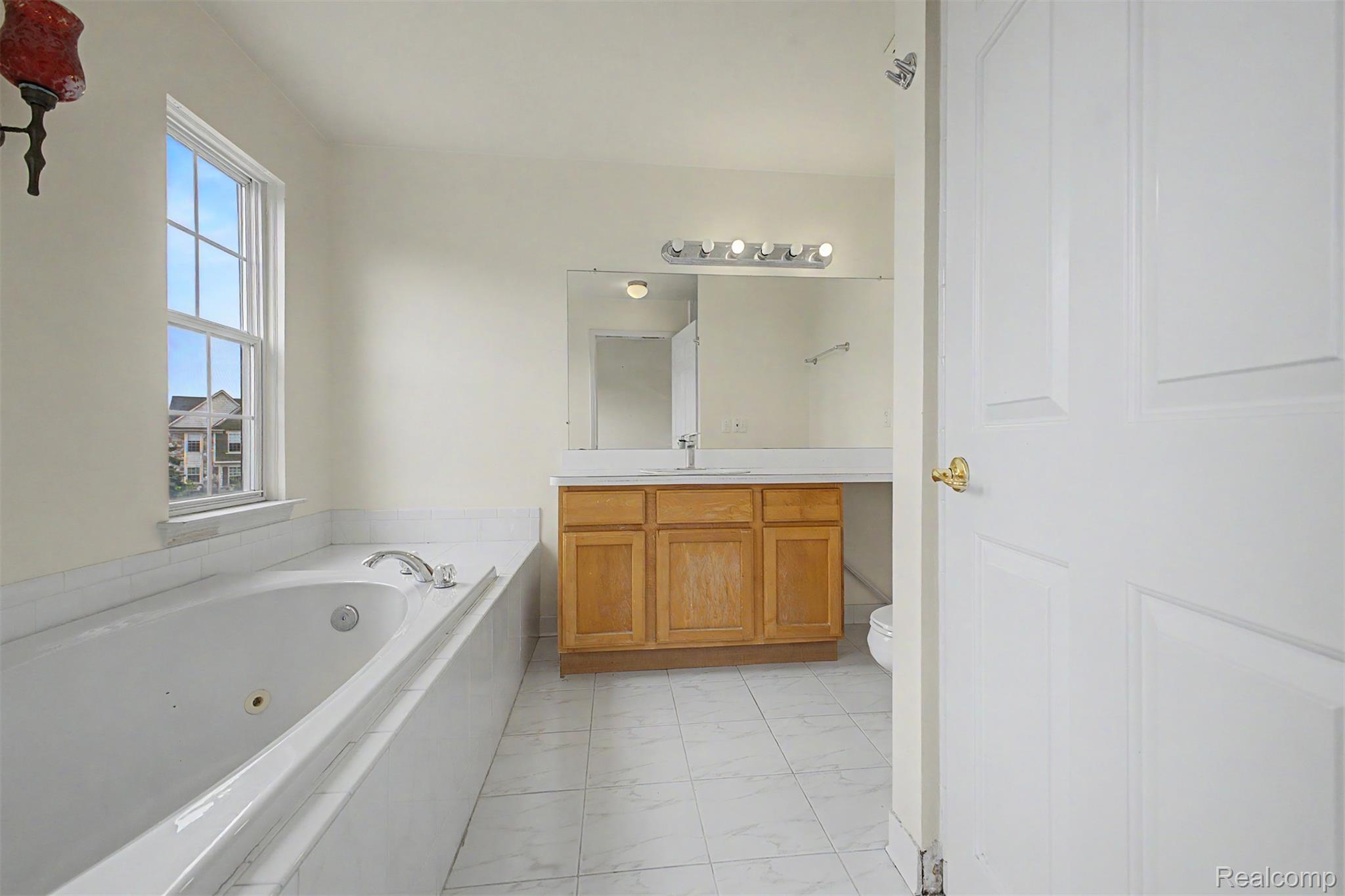 9 Lyons Court Property Photo 25