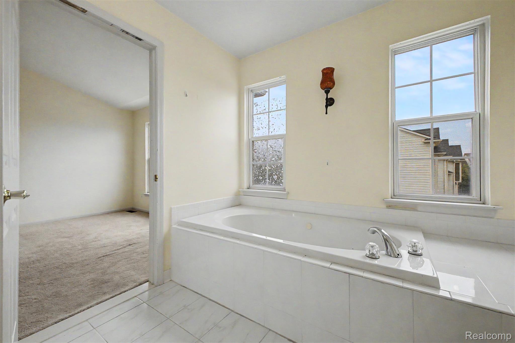 9 Lyons Court Property Photo 26