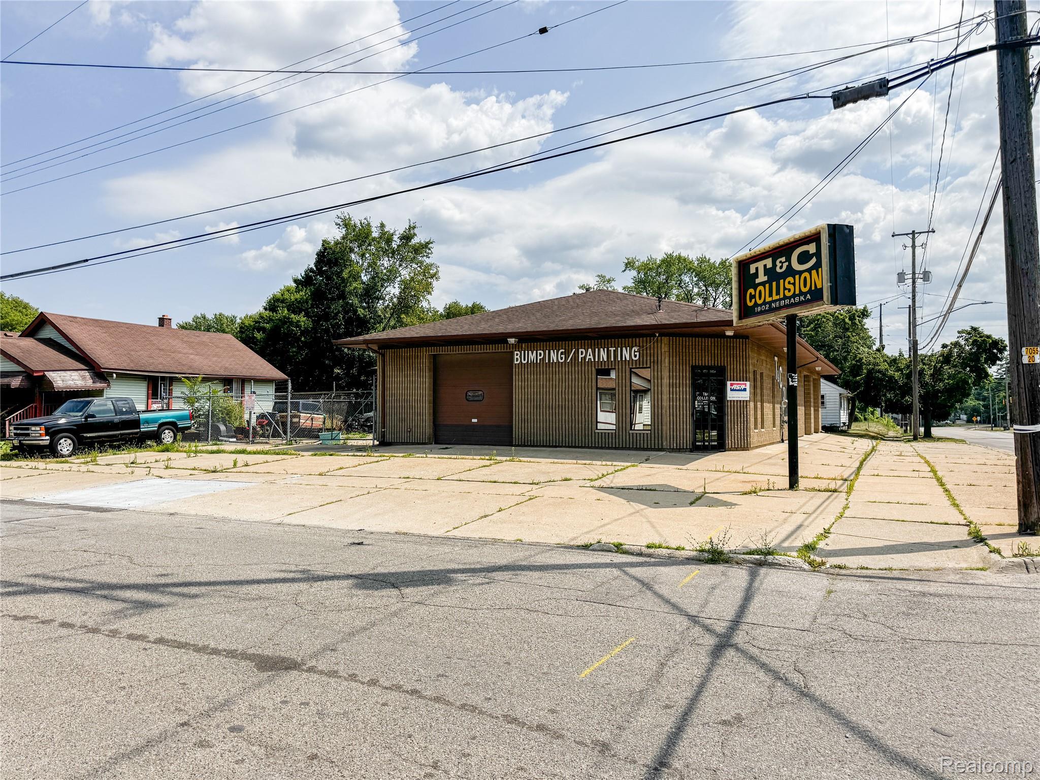 1902 Nebraska Avenue Property Photo 1
