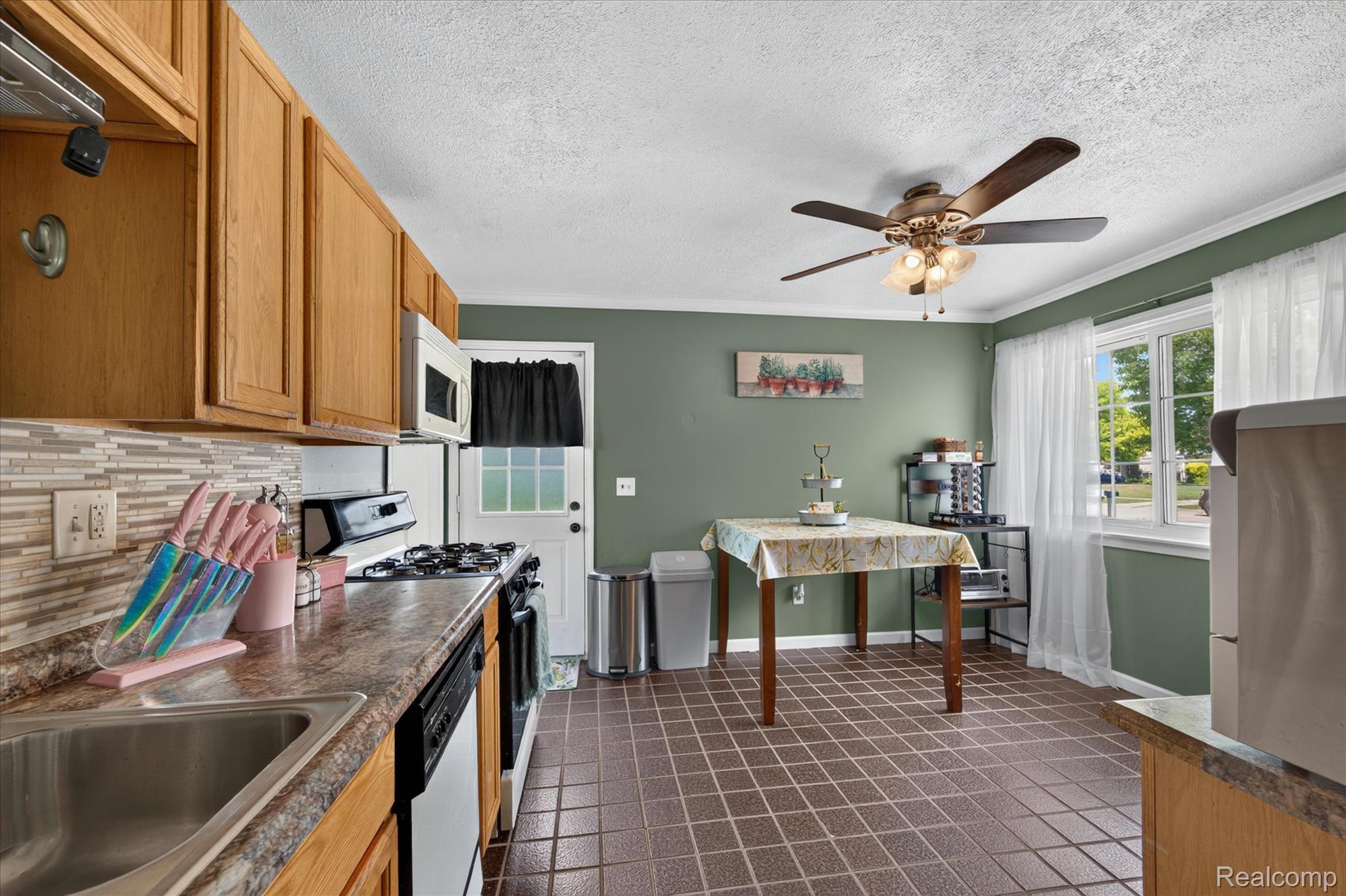 10660 Jackson Street Property Photo 8