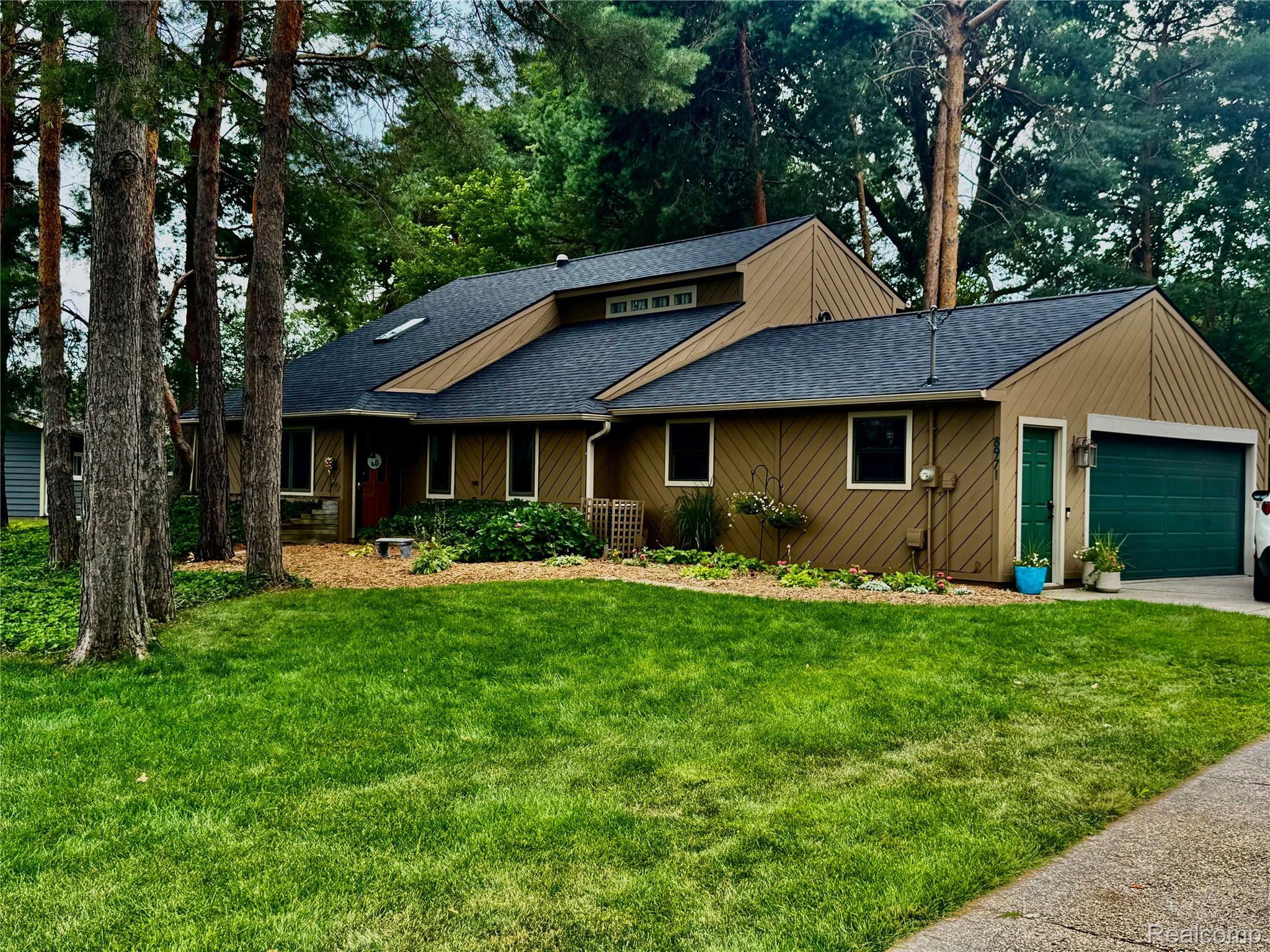 8971 Highland Drive Property Photo 1