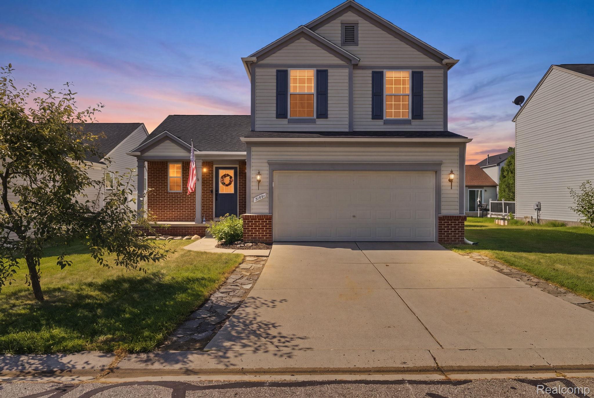 5189 Meadow Crest Circle Property Photo 1