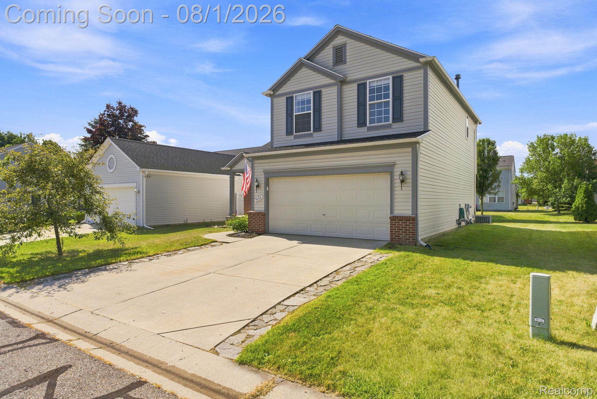 5189 Meadow Crest Circle Property Photo 4