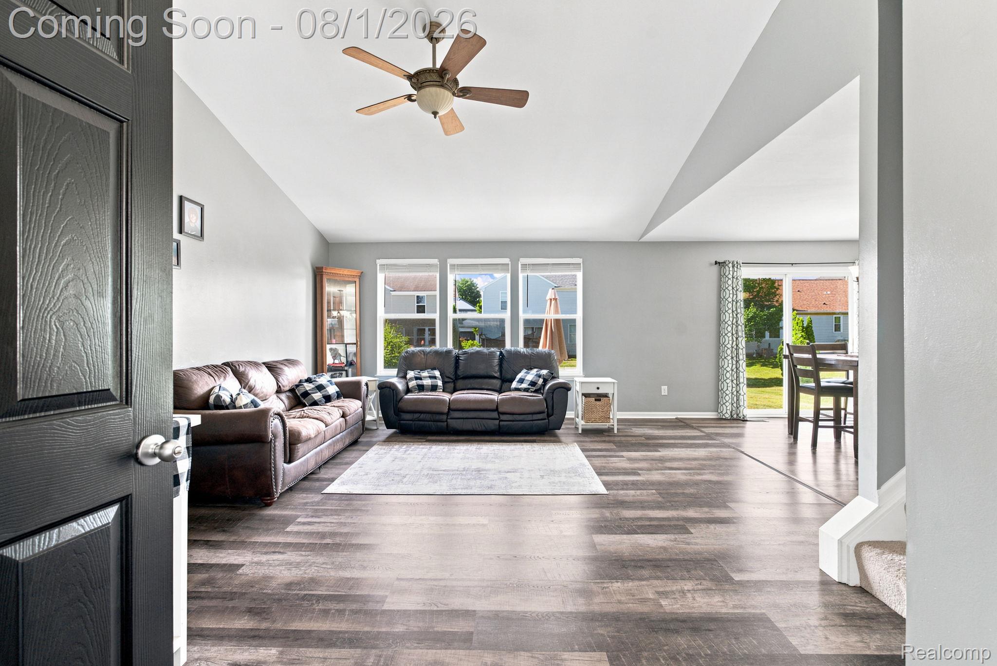 5189 Meadow Crest Circle Property Photo 8