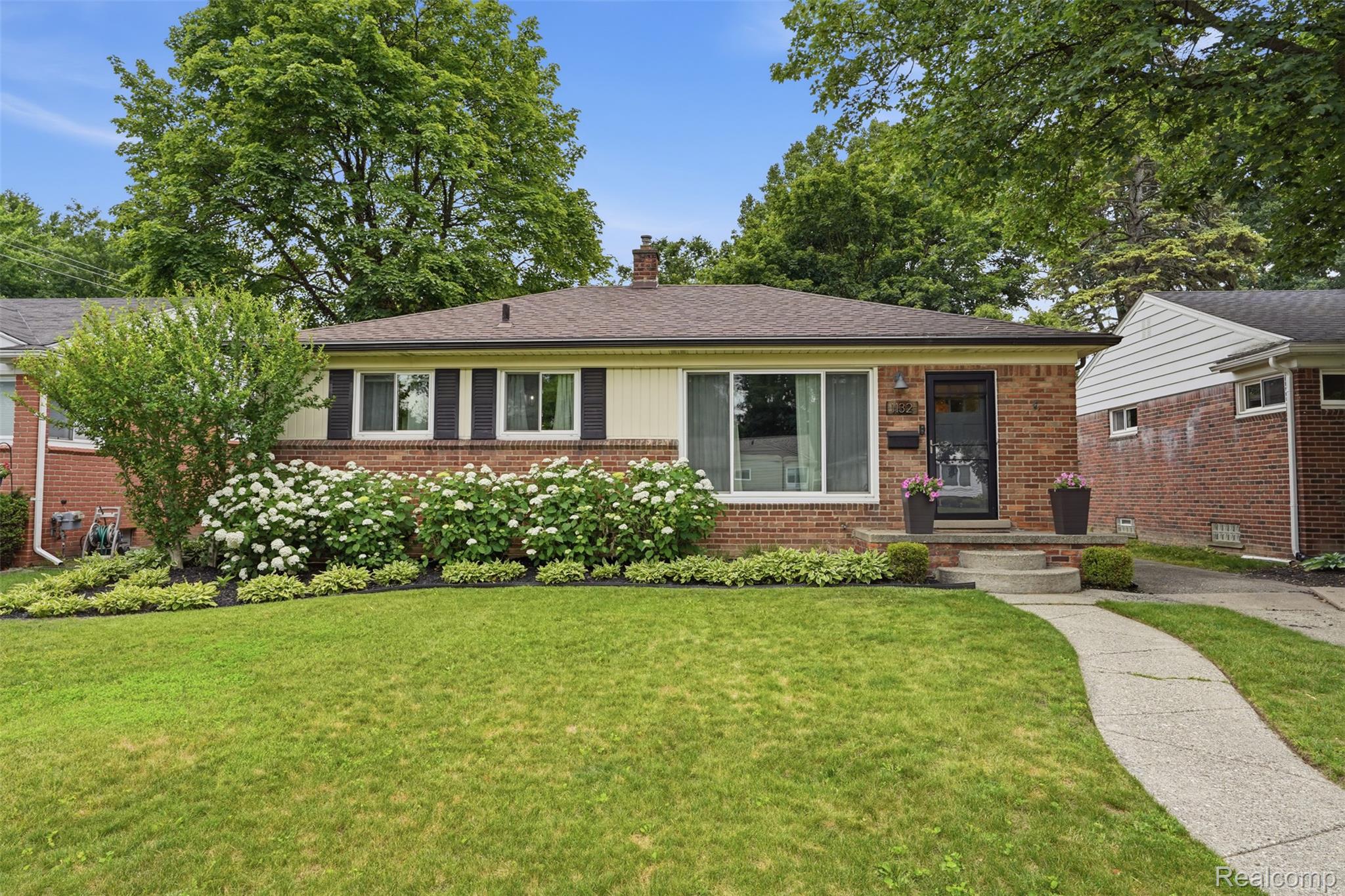 1132 Hickory Avenue Property Photo 1
