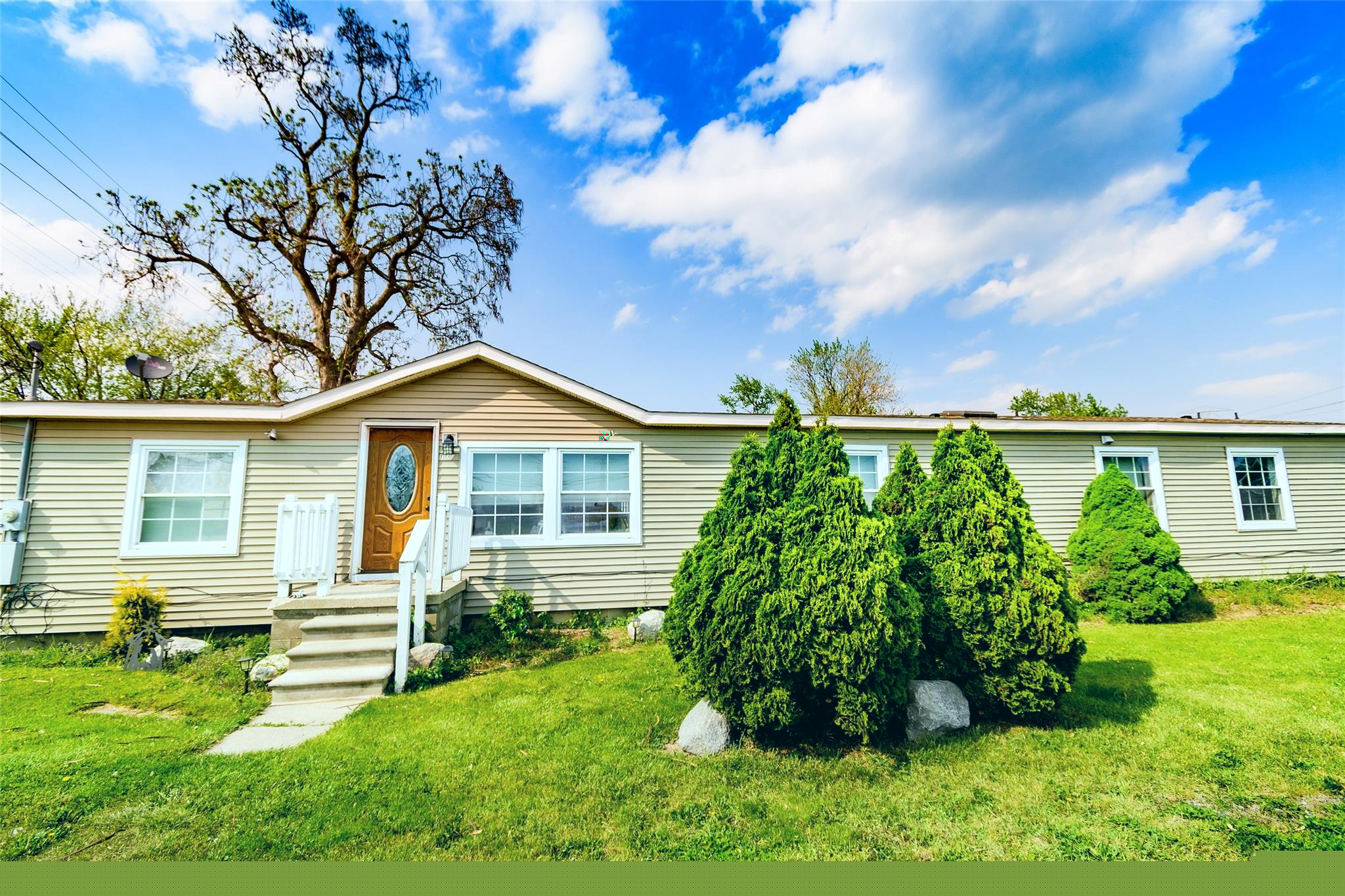 13045 Strong Boulevard Property Photo 1