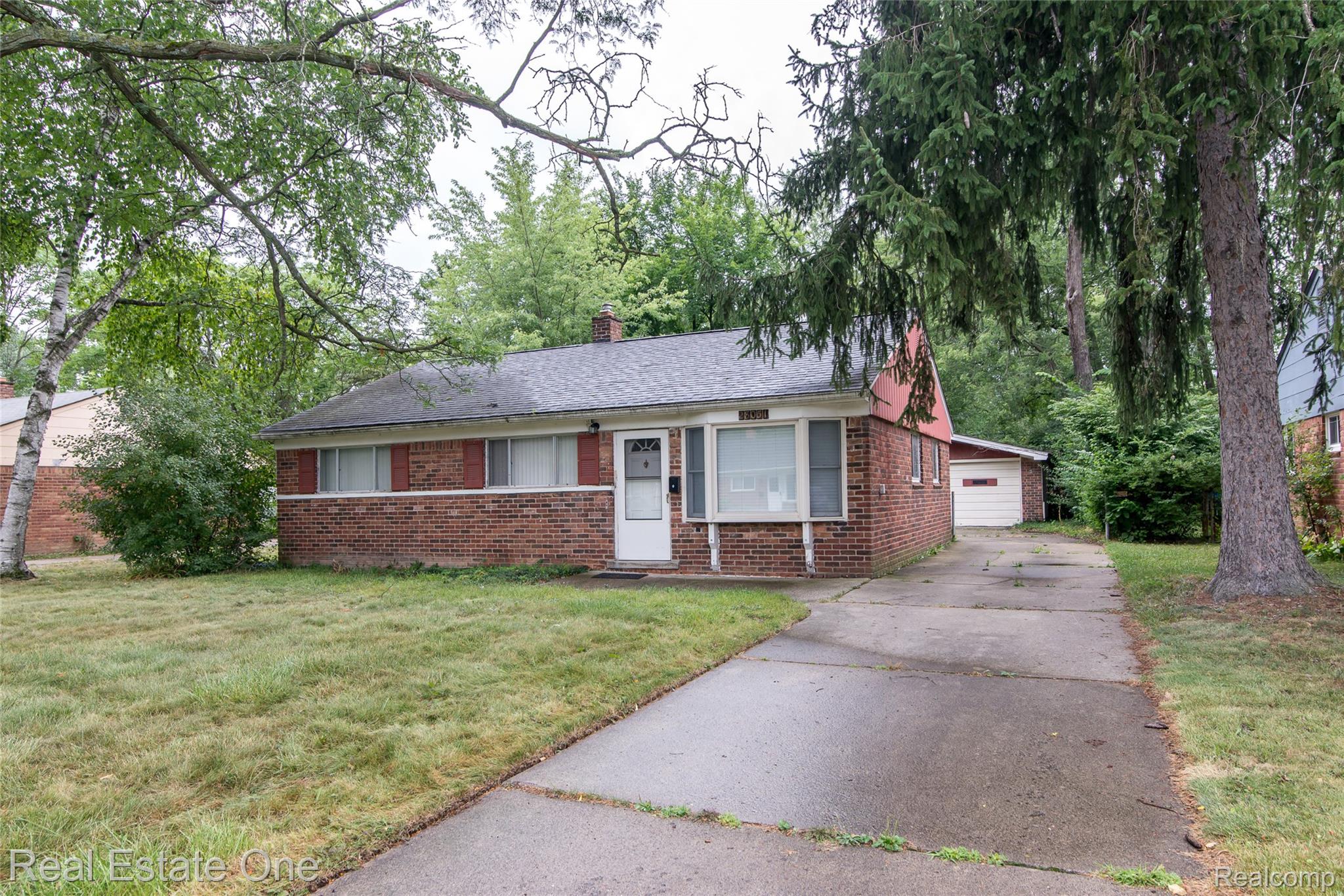 28051 Stuart Avenue Property Photo 2