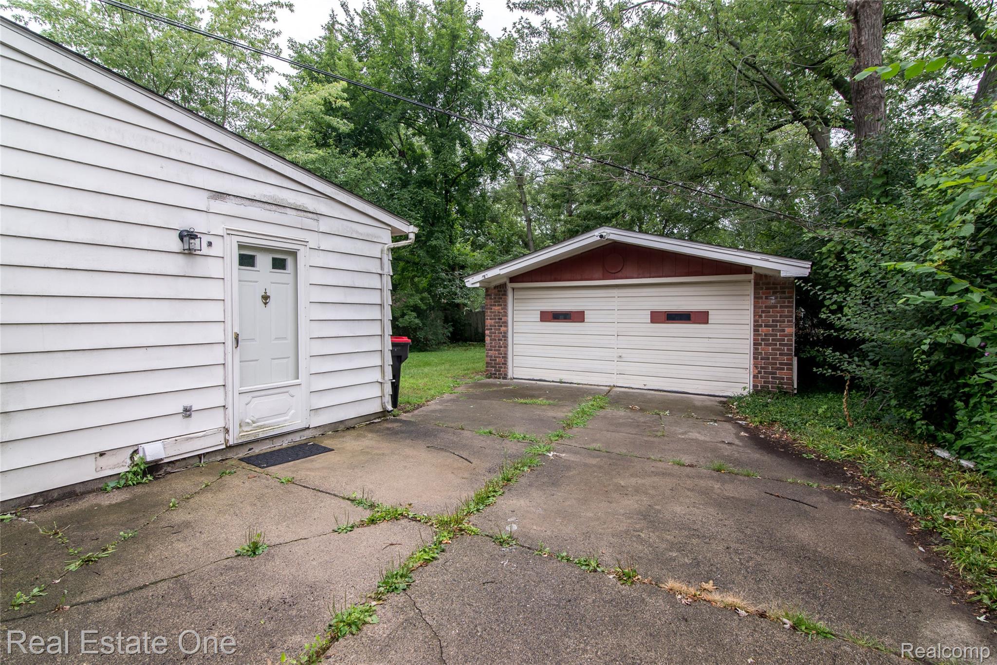 28051 Stuart Avenue Property Photo 5