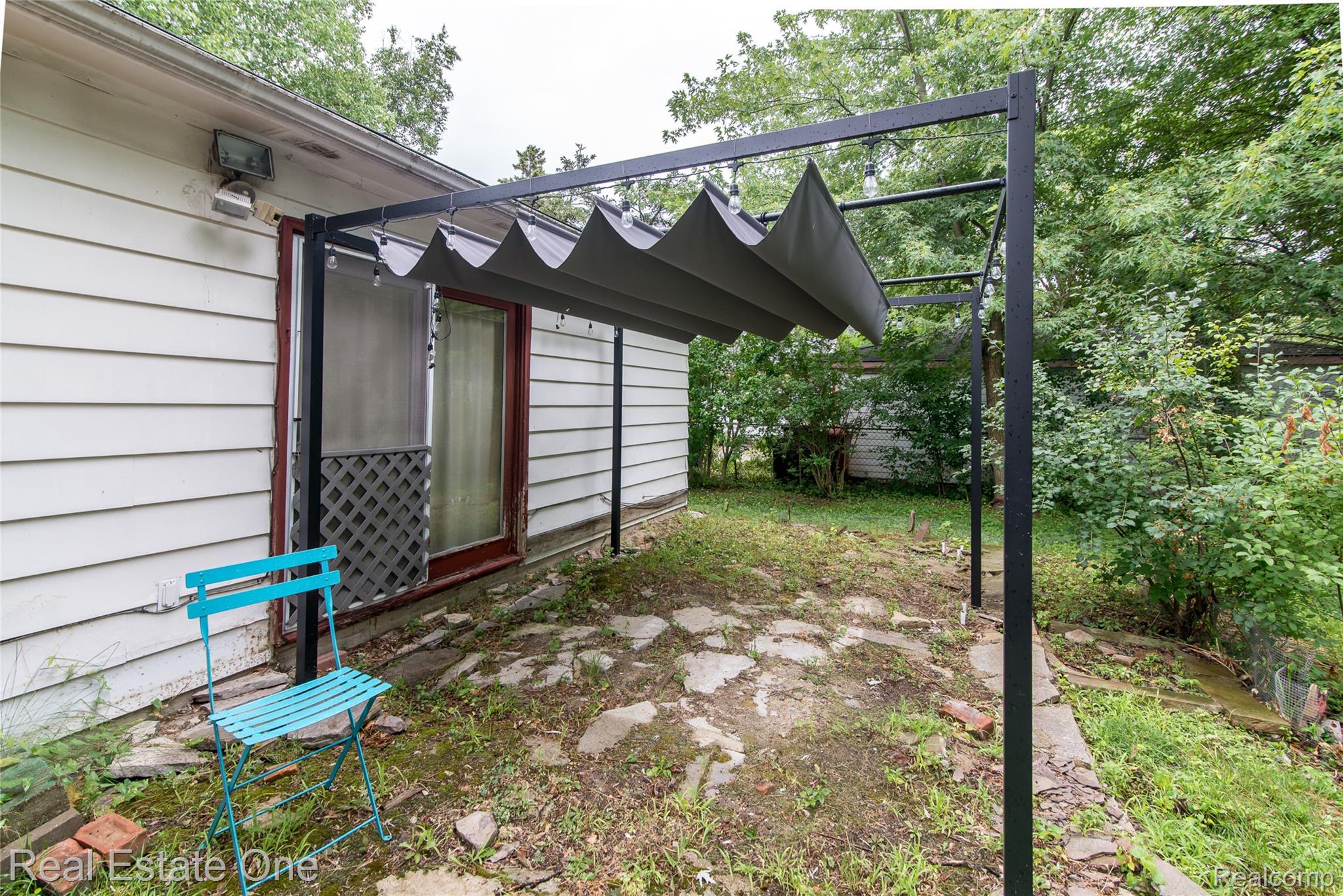 28051 Stuart Avenue Property Photo 6