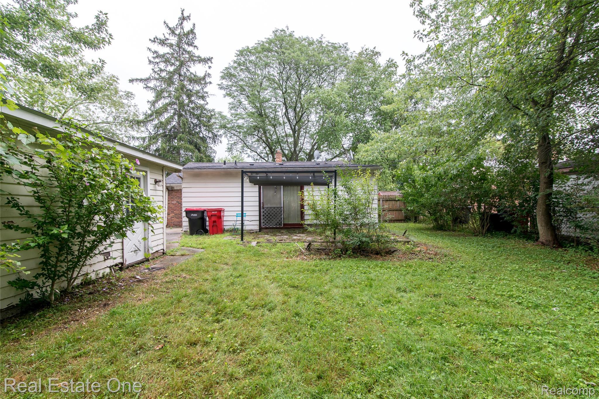 28051 Stuart Avenue Property Photo 7