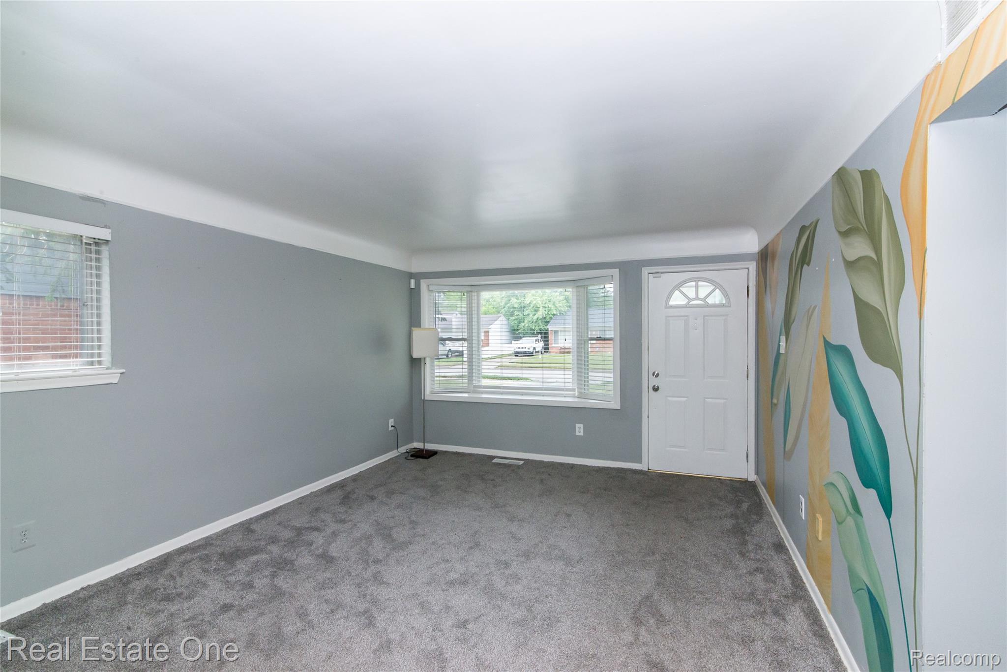 28051 Stuart Avenue Property Photo 10