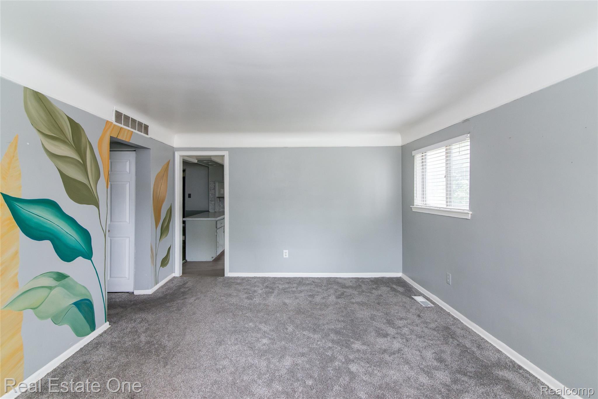 28051 Stuart Avenue Property Photo 11