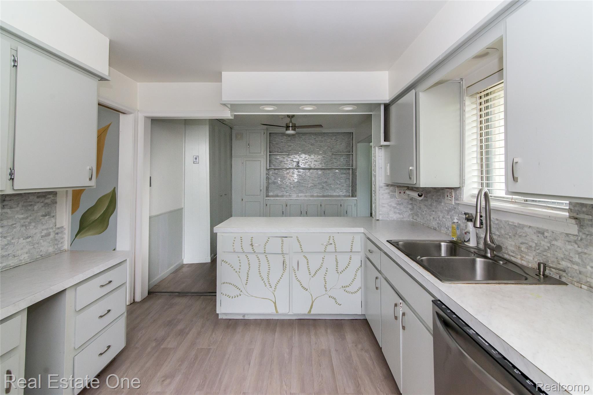 28051 Stuart Avenue Property Photo 15