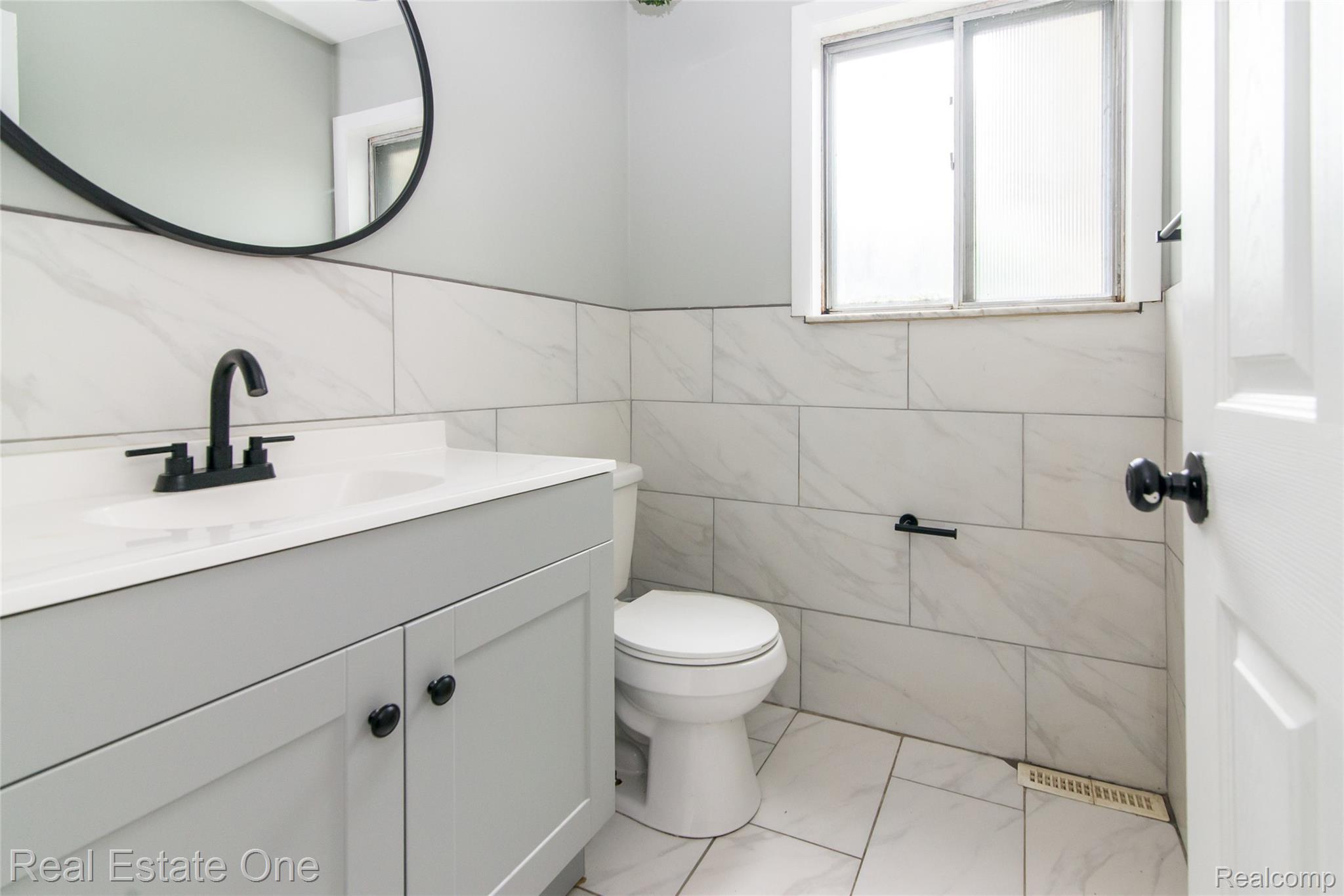 28051 Stuart Avenue Property Photo 21