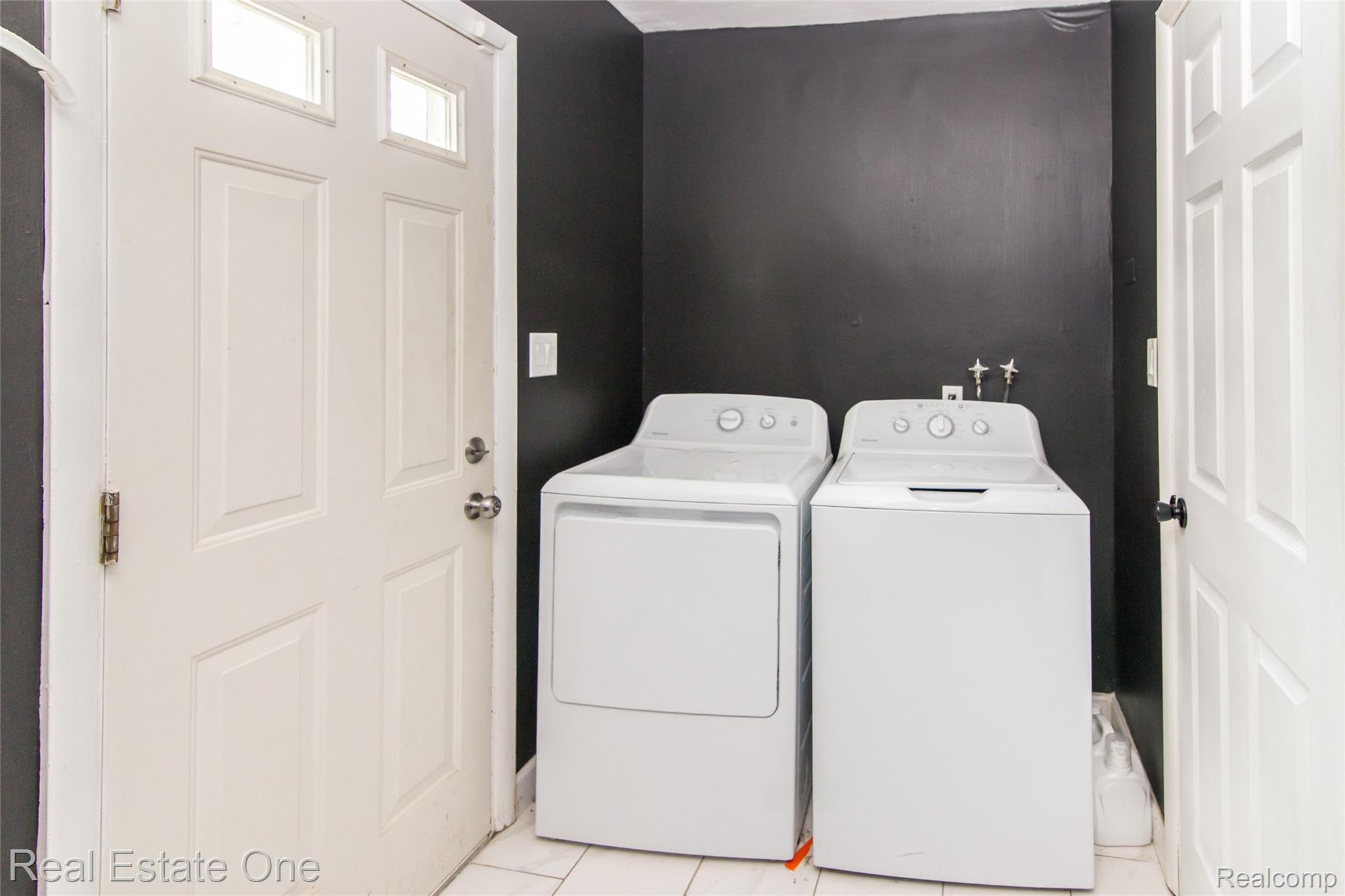 28051 Stuart Avenue Property Photo 22